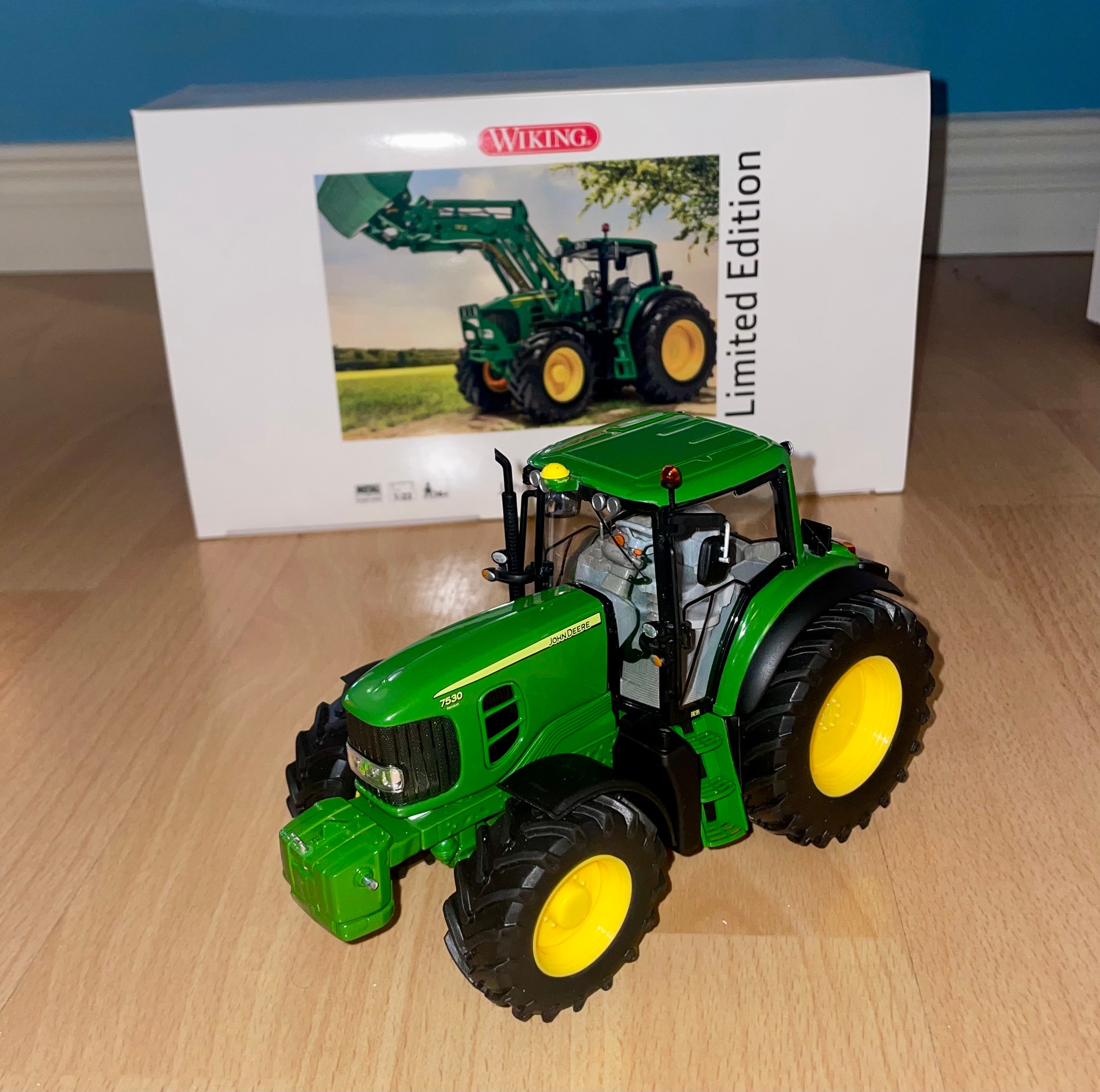 Wiking John Deere 7530 with front weight 1:32 Scale Limited Edition