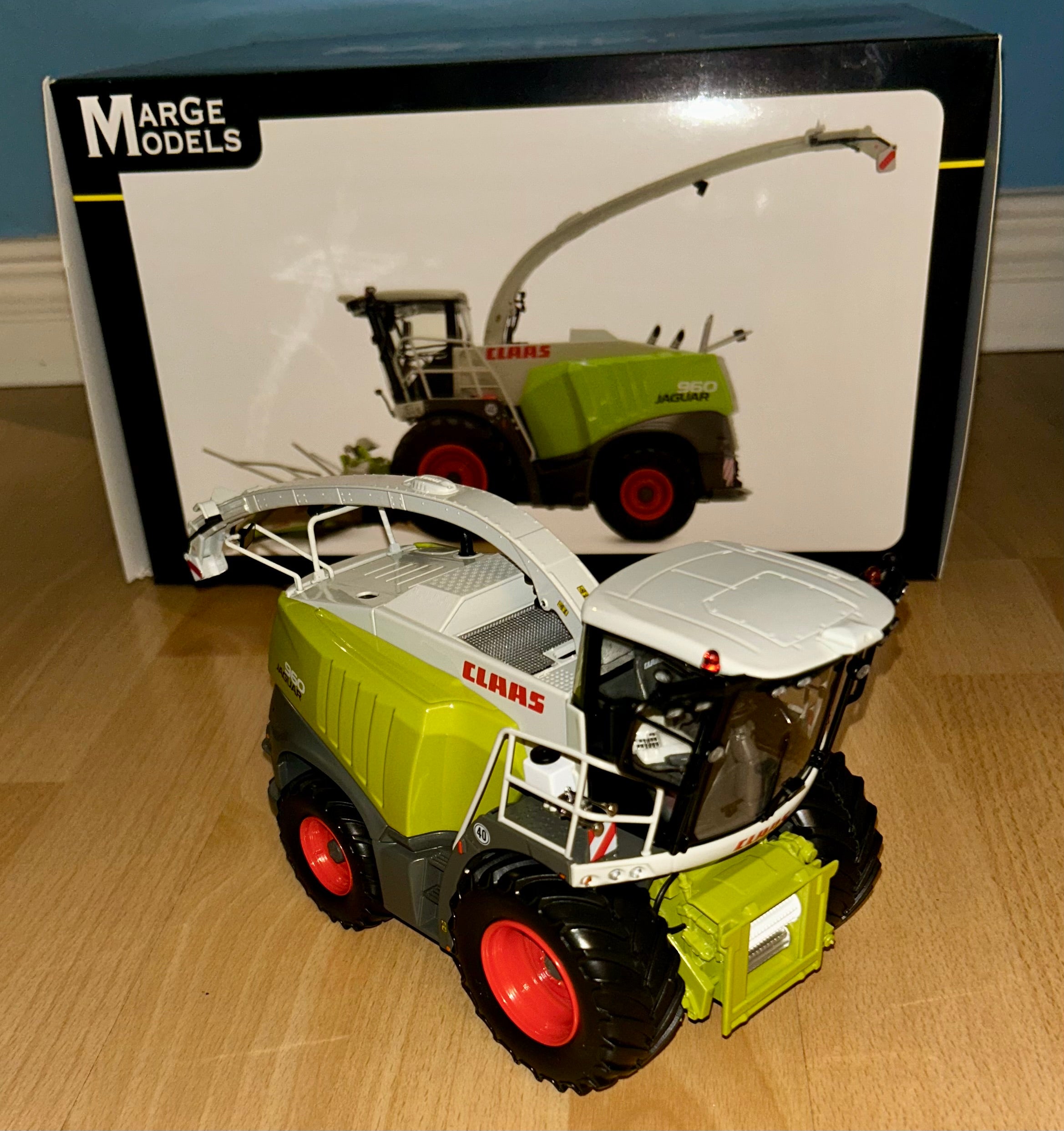 Marge Models 1:32 Scale Claas Jaguar 960 Forage Harvester And Orbis 900 Header