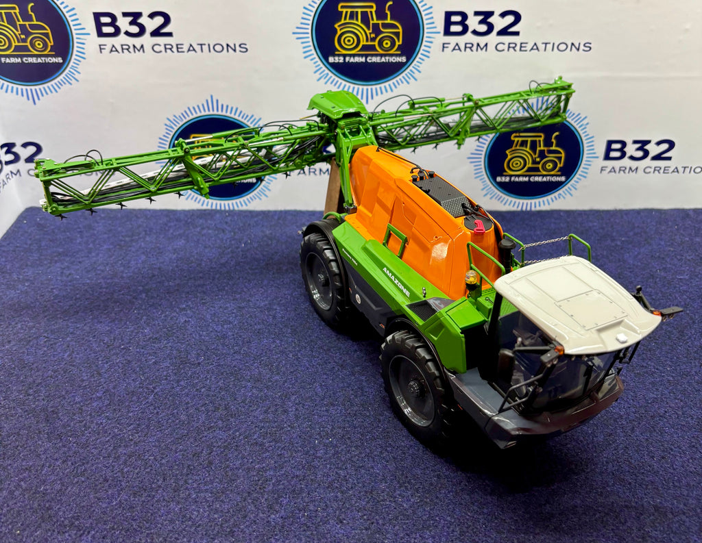 UNIVERSAL HOBBIES AMAZONE PANTERA 7004 SELF PROPELLED SPRAYER 1:32 SCALE
