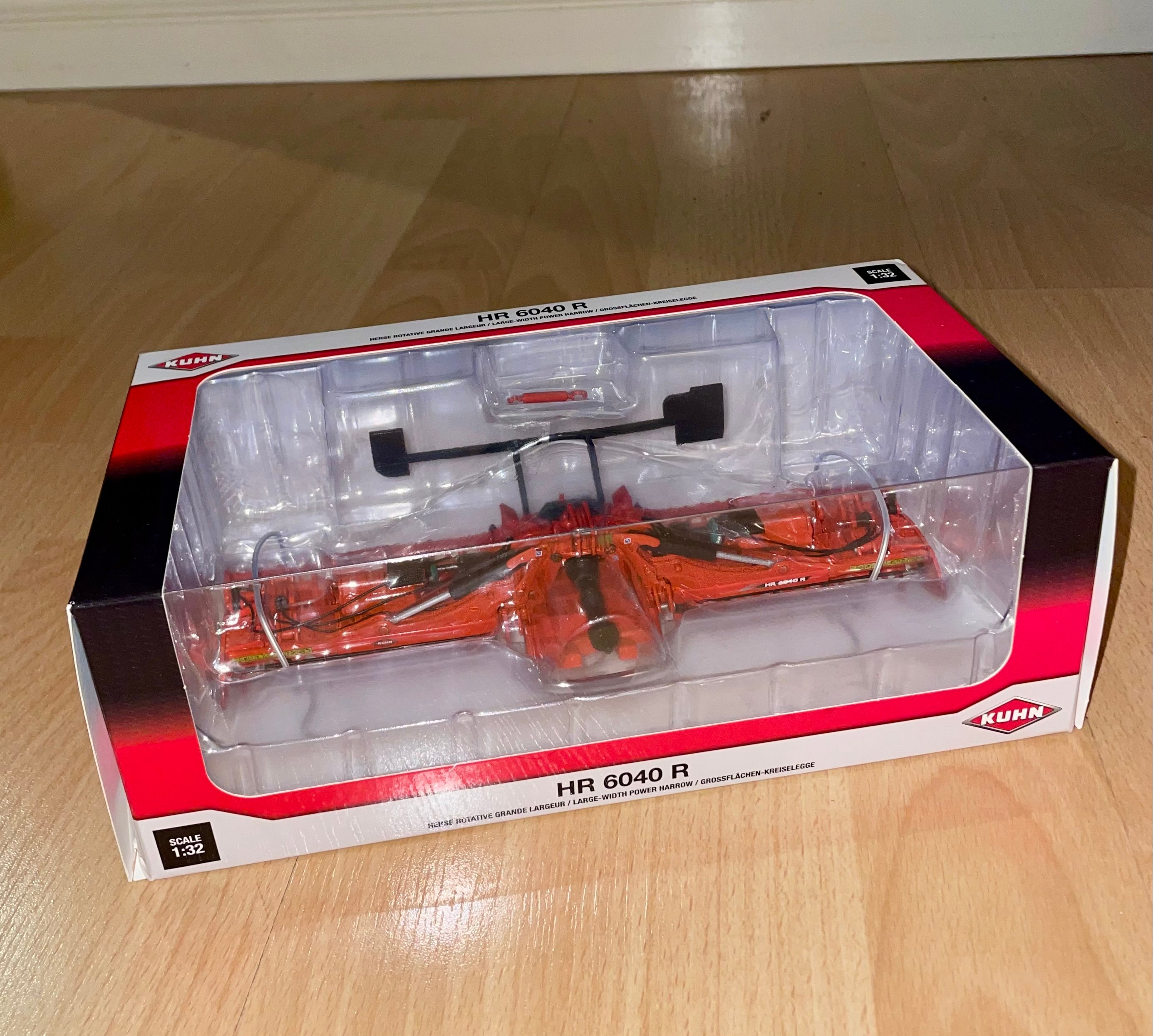 REPLICAGRI 1:32 SCALE KUHN HR 6040 R POWER HARROW