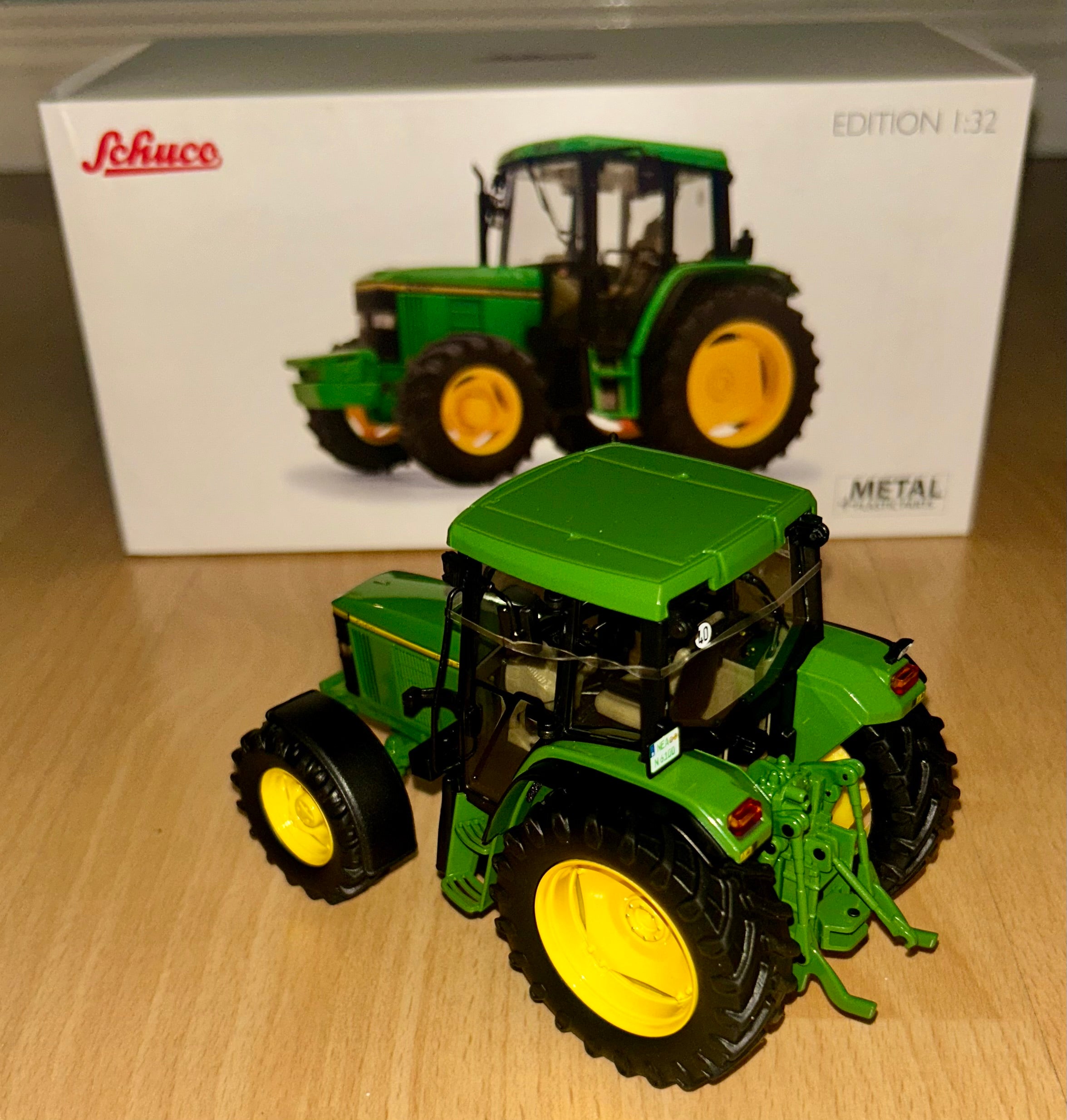 SCHUCO 1:32 SCALE JOHN DEERE 6100 TRACTOR