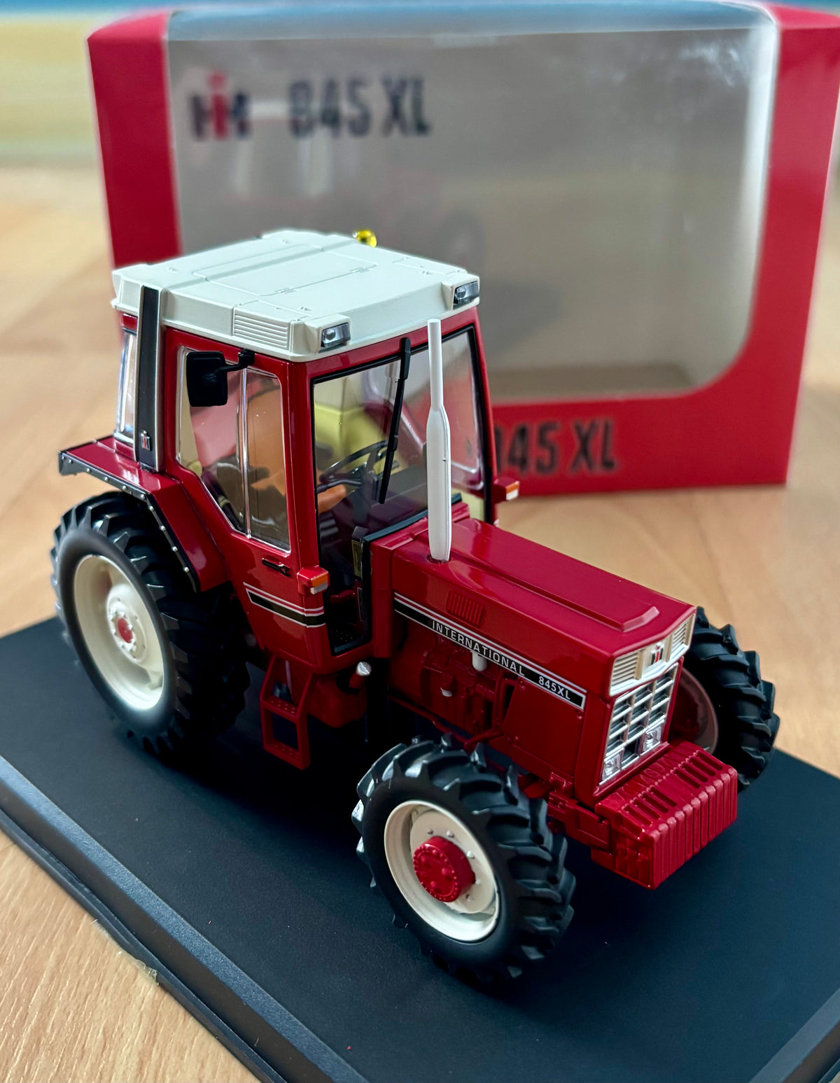 Replicagri International 845XL 4WD Tractor 1:32 Scale