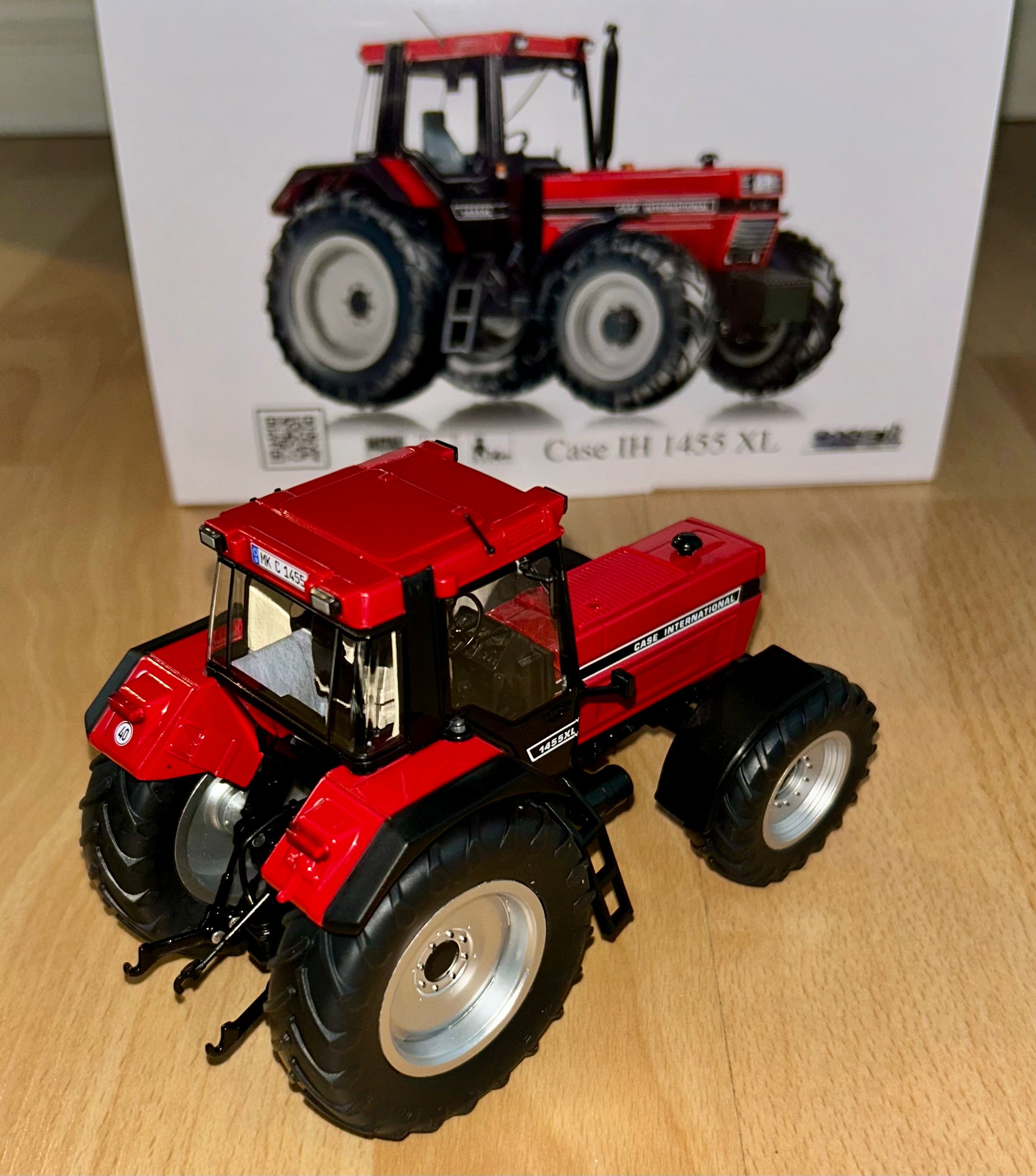 WIKING CASE IH 1455 XL TRACTOR 1:32 SCALE