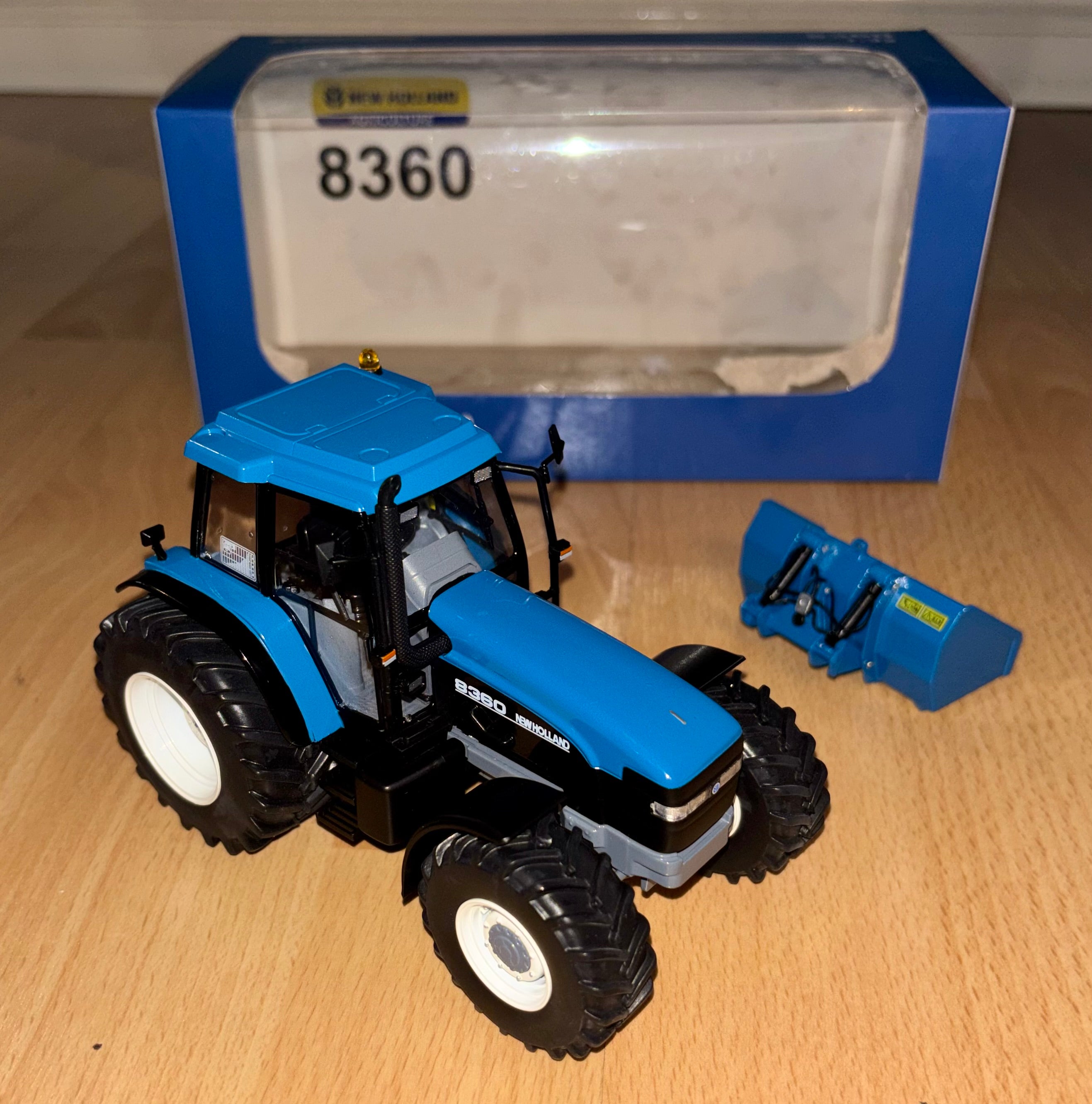 Replicagri New Holland 8360 Tractor And Linkbox In 1:32 Scale