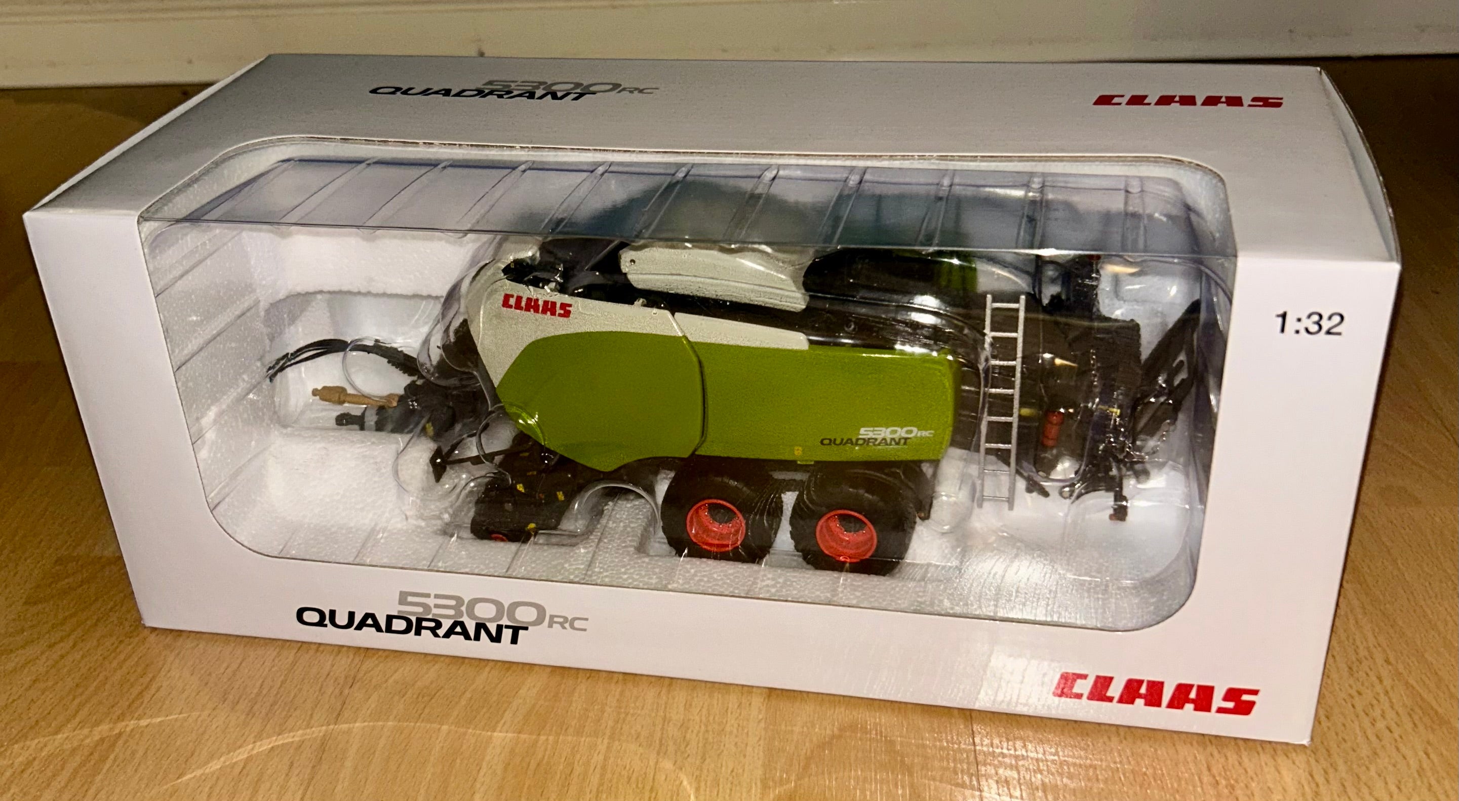ROS CLAAS QUADRANT 5300 RC BIG SQUARE BALER 1:32 SCALE