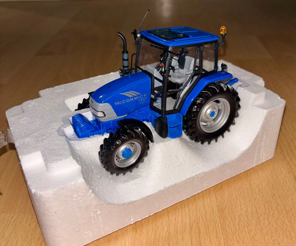 Universal Hobbies 1:32 Scale McCormick CX105 Tractor