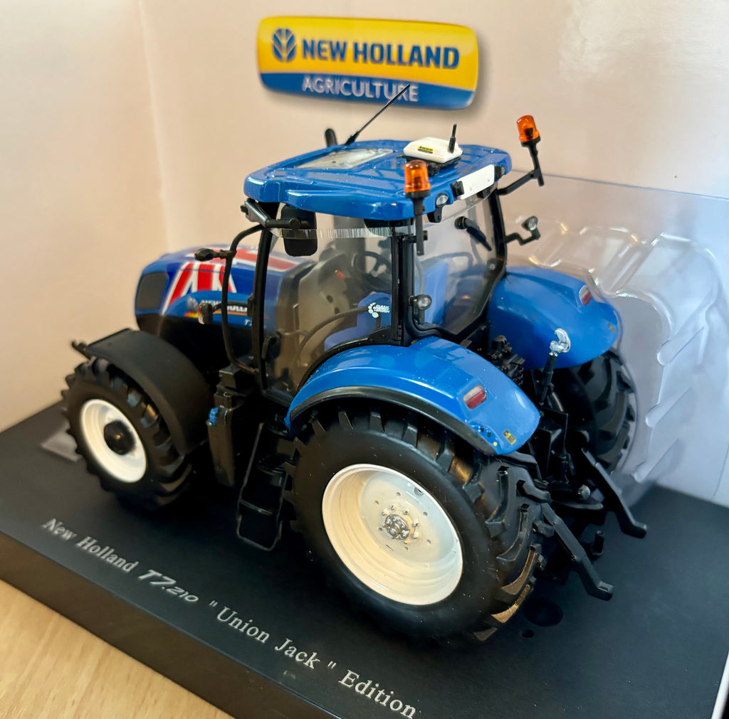 Universal Hobbies New Holland T7.210 Union Jack Edition - 1:32 Scale