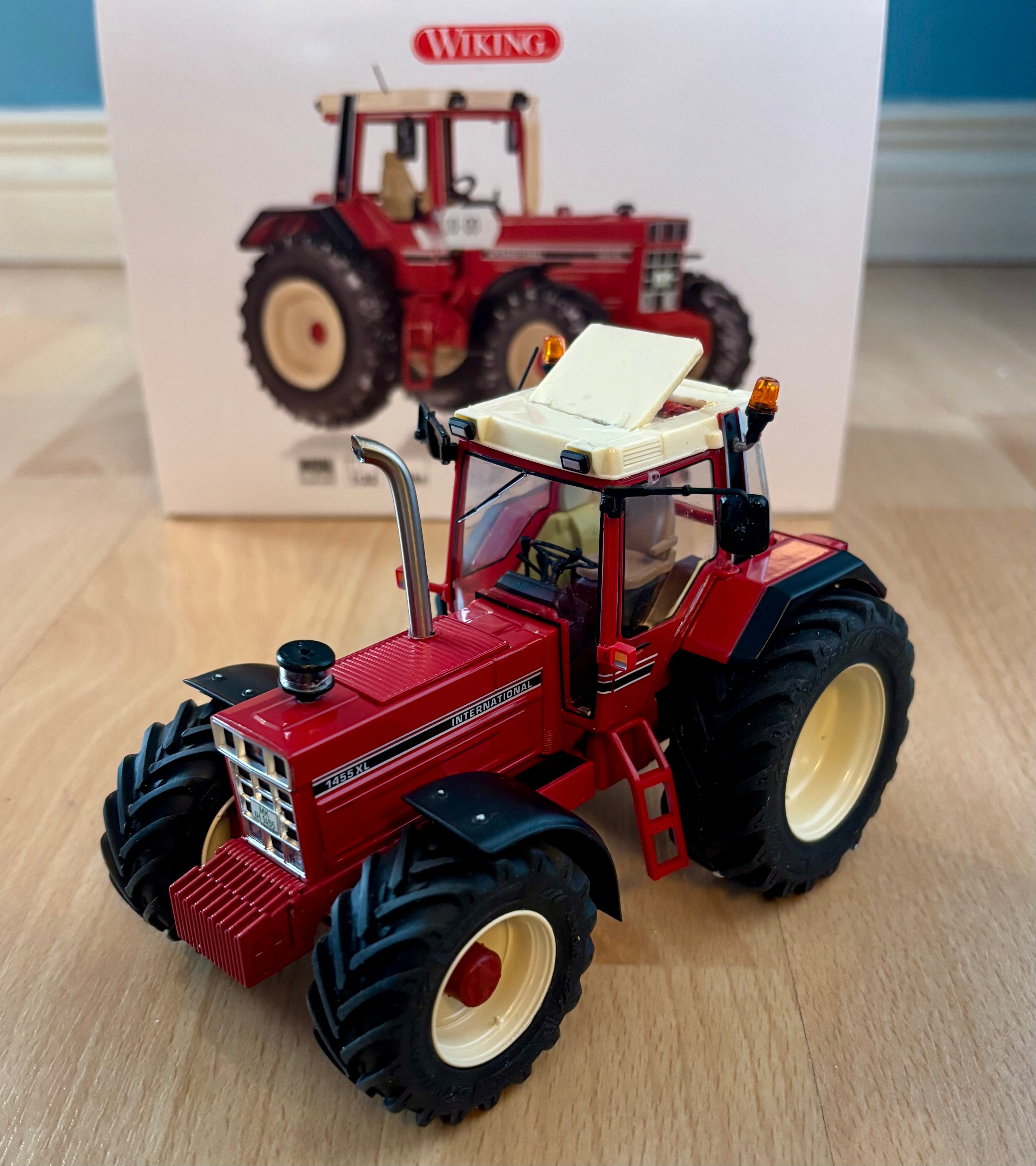MODIFIED- WIKING CASE IH 1455 XL TRACTOR OLD SHAPE 1:32 SCALE