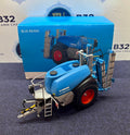 NEW - Lemken Vega 12 trailed sprayer in 1:32 scale. Nicely detailed model, large boom reach! Complete in rare blue dealer box