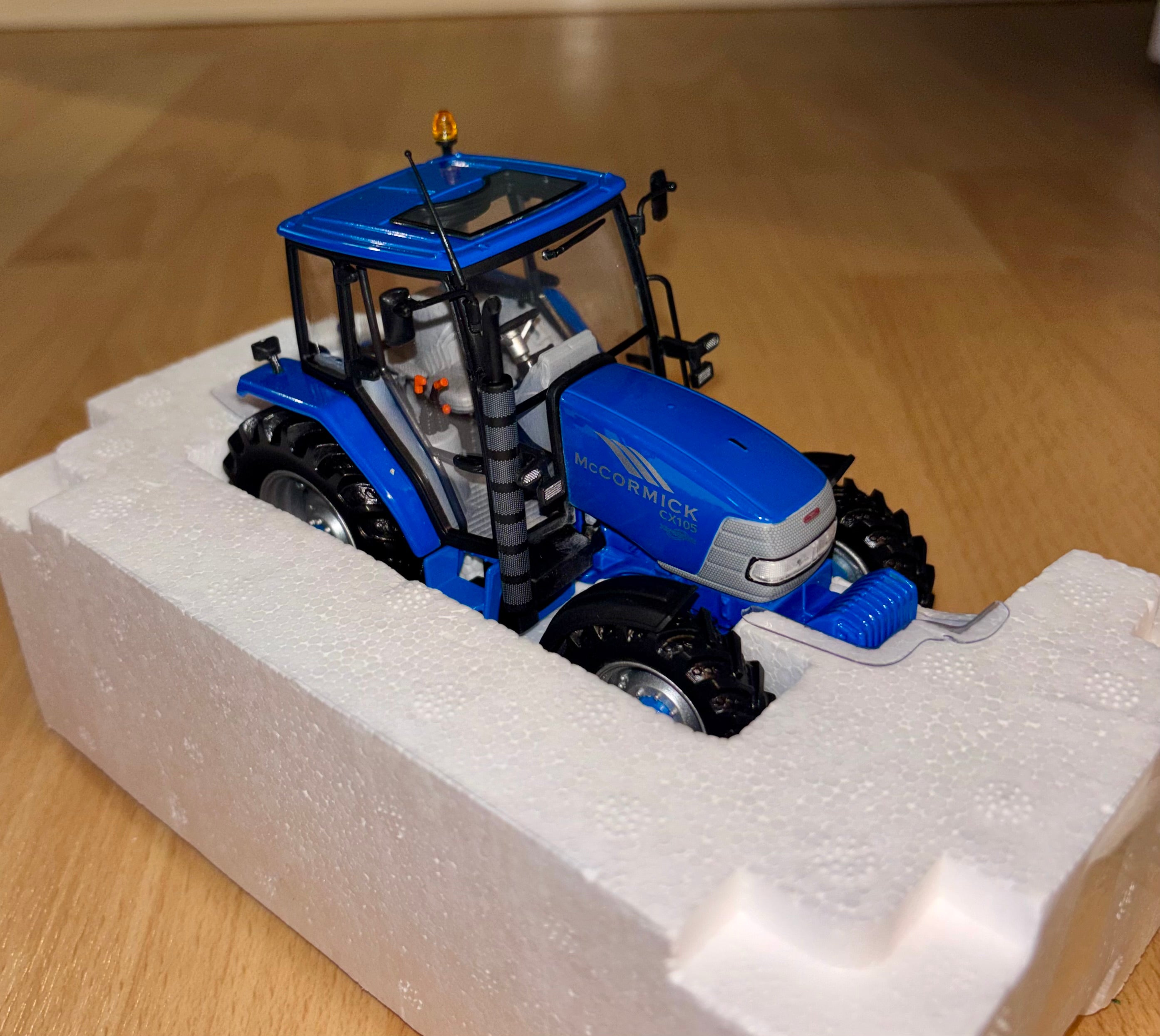 Universal Hobbies 1:32 Scale McCormick CX105 Tractor