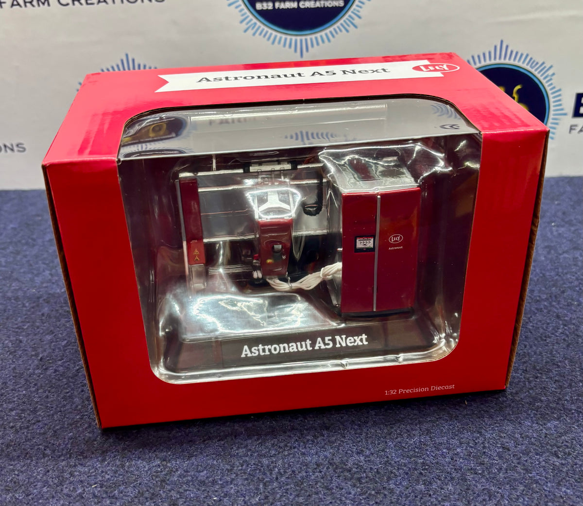 AT COLLECTIONS 1:32 SCALE LELY ASTRONAUT A5 NEXT GEN MILKING ROBOT