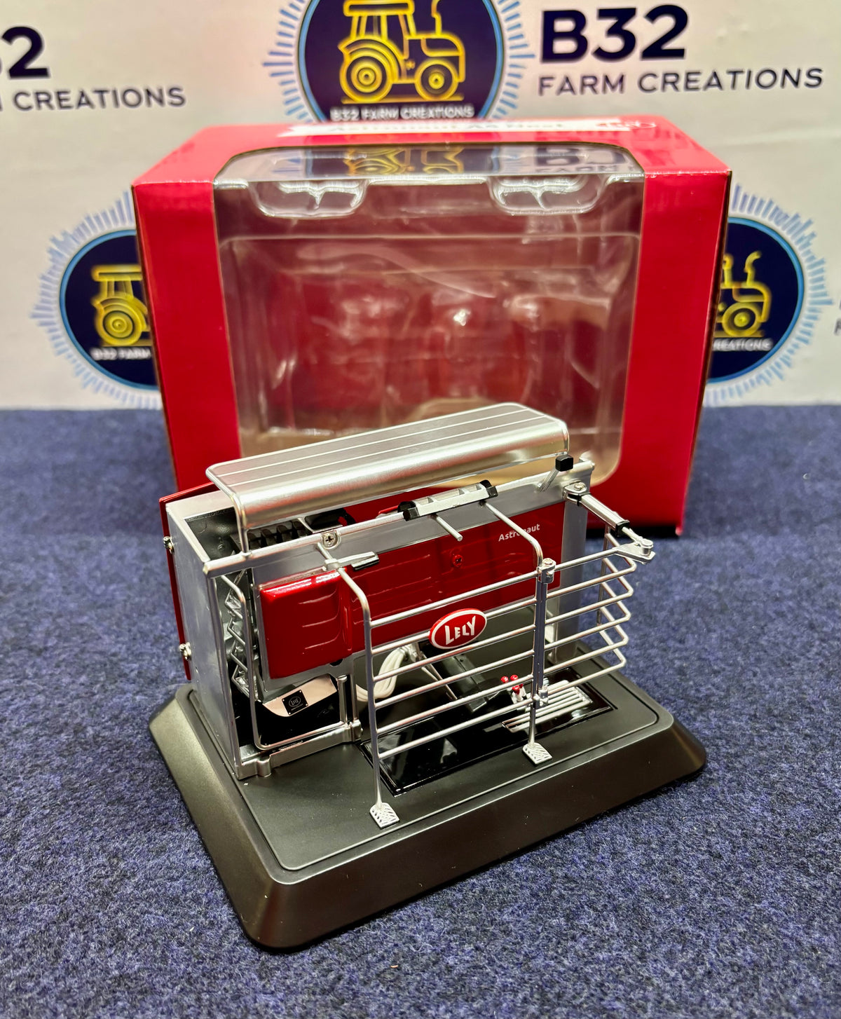 AT COLLECTIONS 1:32 SCALE LELY ASTRONAUT A5 NEXT GEN MILKING ROBOT