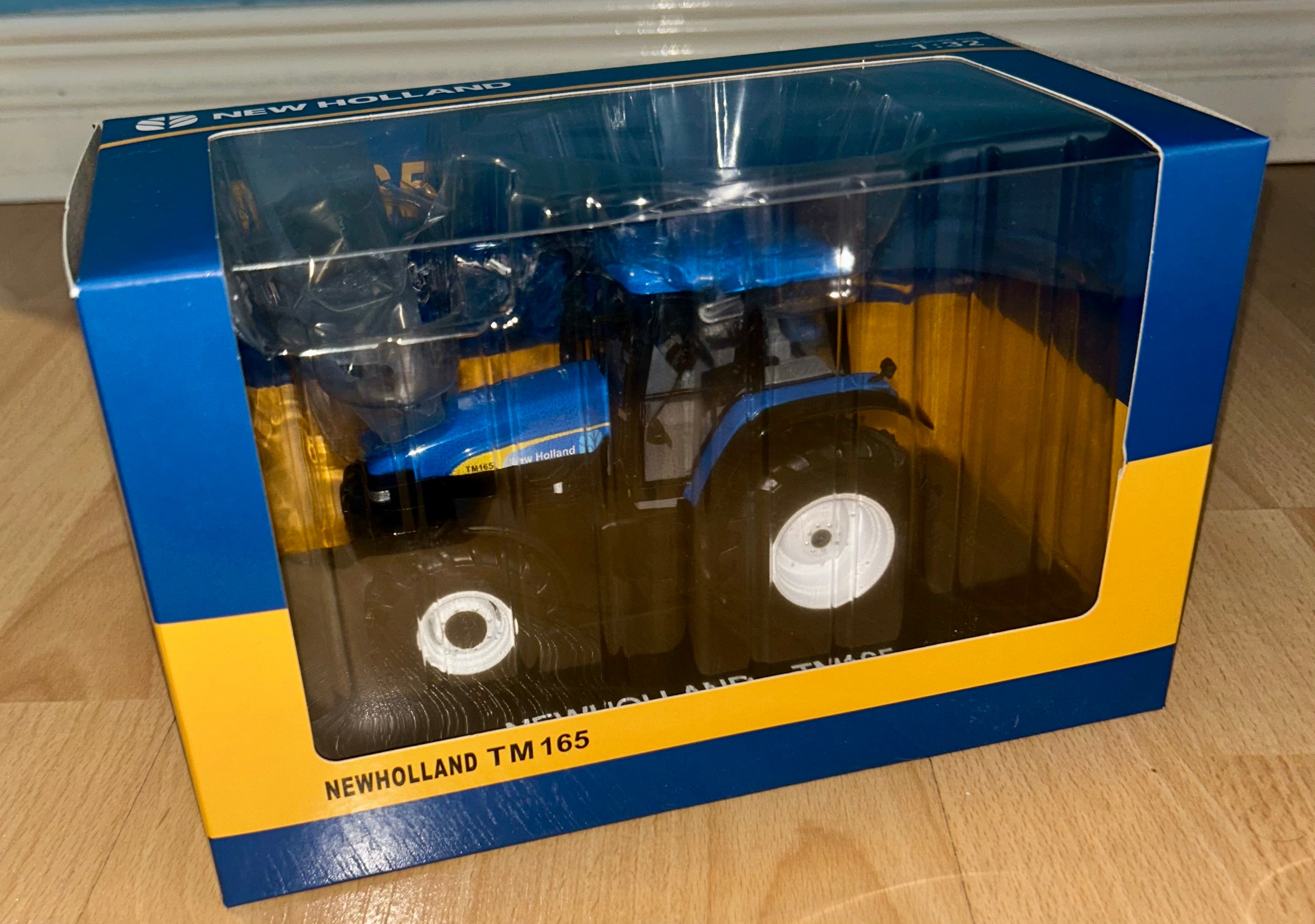 REPLICAGRI NEW HOLLAND TM165 TRACTOR 1:32 SCALE