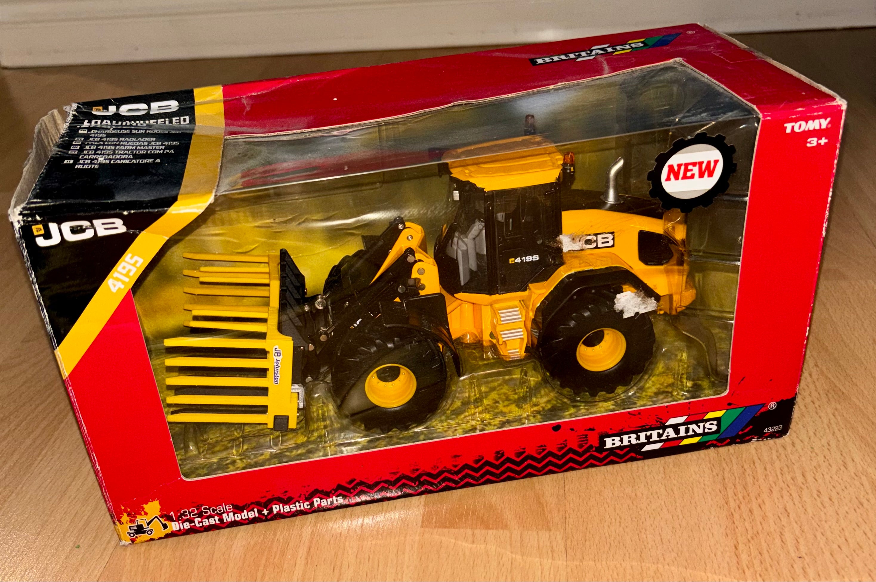 CUSTOMISED BRITAINS 1:32 JCB 419S AGRI LOADER, NEW BEACONS + JOHNSTON BUCKRAKE