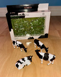 AT COLLECTIONS 1:32 SCALE HOLSTEIN FRIESIAN CATTLE WITH ROBOT TRANSPONDERS