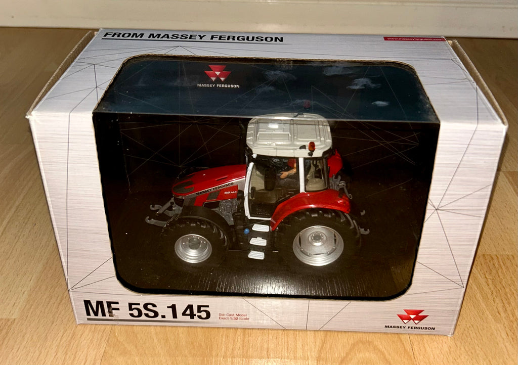 UNIVERSAL HOBBIES 6304 MASSEY FERGUSON 5S.145 1:32 SCALE