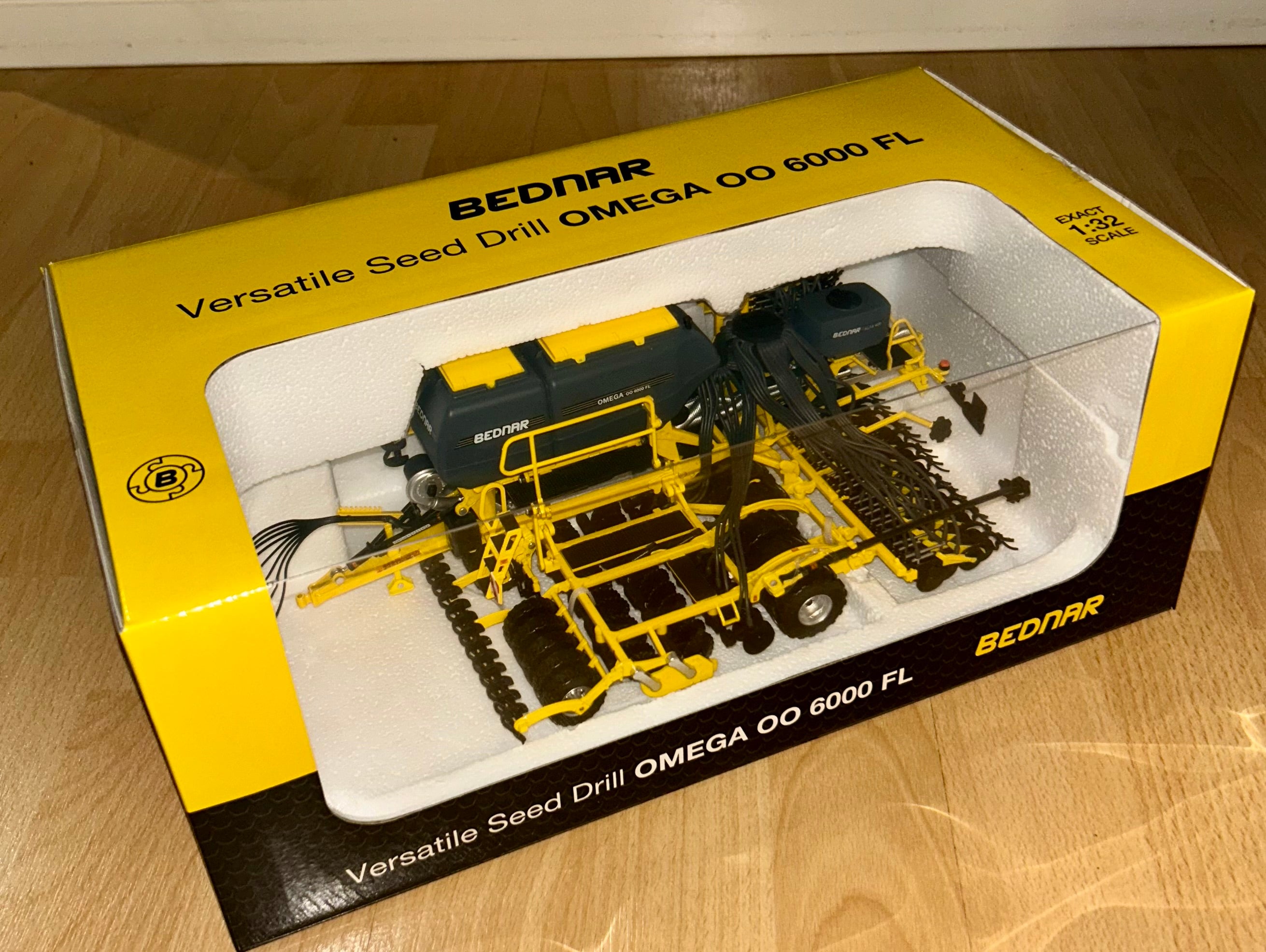 ROS BEDNAR OMEGA OO 6000FL TRAILED DRILL, 1:32 SCALE