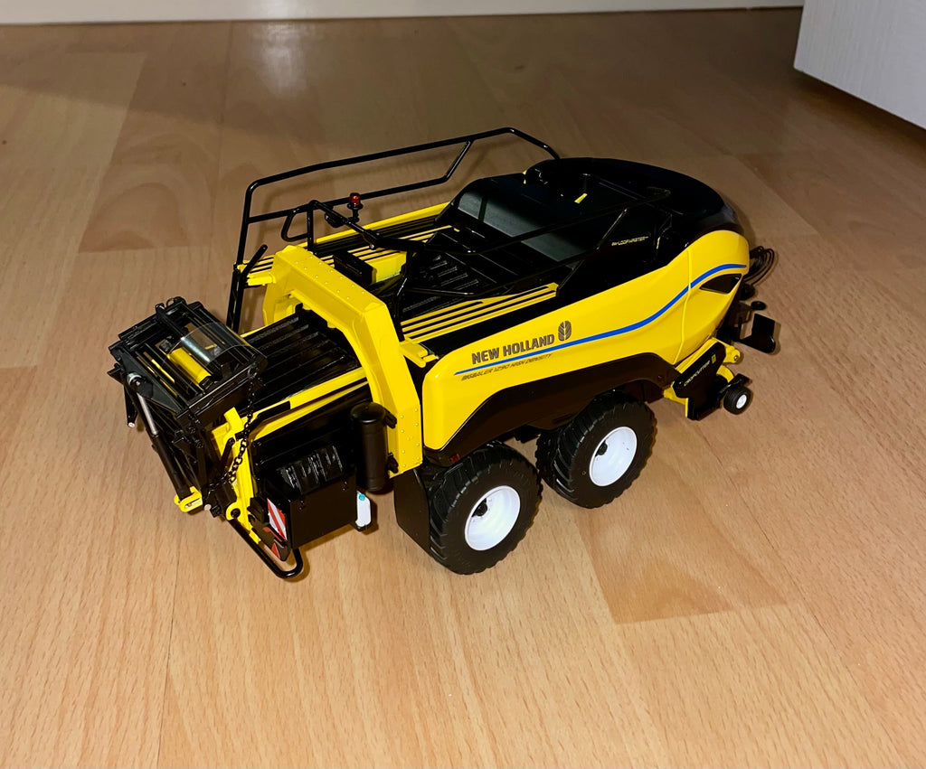 MARGE MODELS 1:32 SCALE NEW HOLLAND 1290 HIGH DENSITY BIG SQUARE BALER