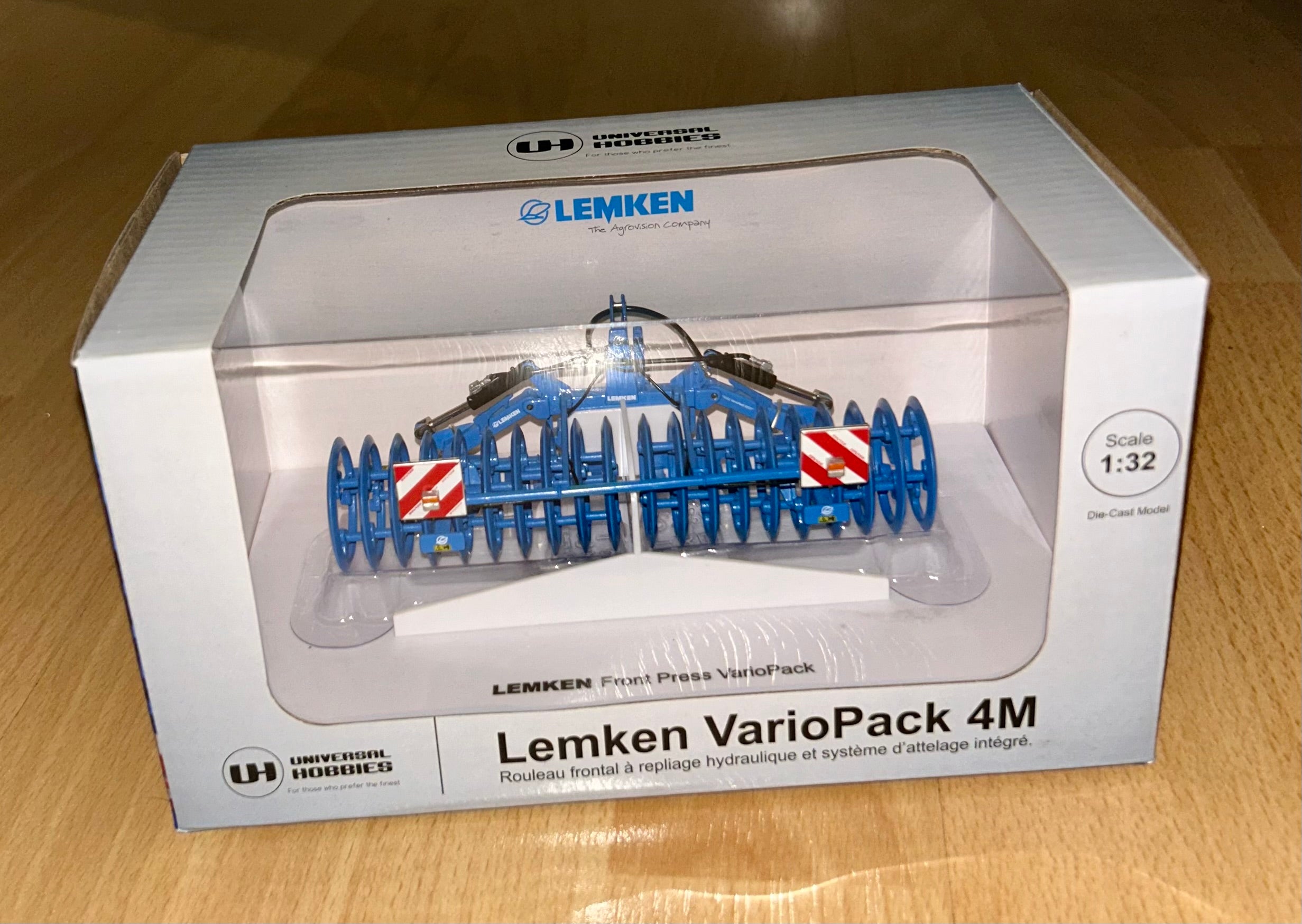 UNIVERSAL HOBBIES 1:32 SCALE LEMKEN FRONT PRESS VARIOPACK 4 METRE