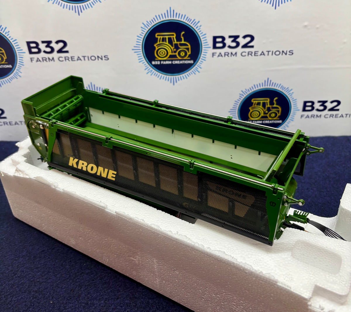 ROS Krone GX 440 Tri Axle Trailer 1:32 Scale