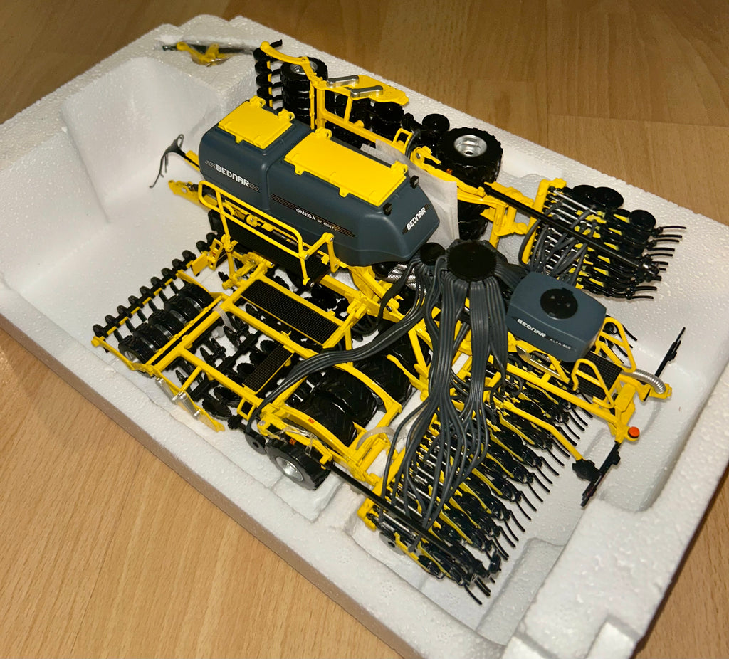 ROS BEDNAR OMEGA OO 6000FL TRAILED DRILL, 1:32 SCALE