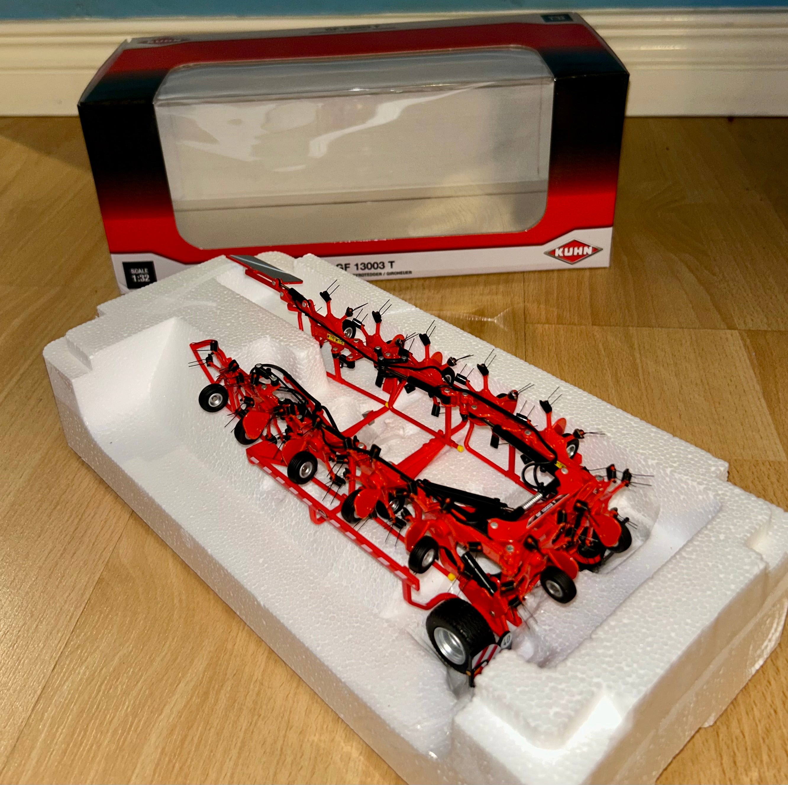 ROS 60255.7 1:32 SCALE KUHN GF 13003 T TRAILED TEDDER