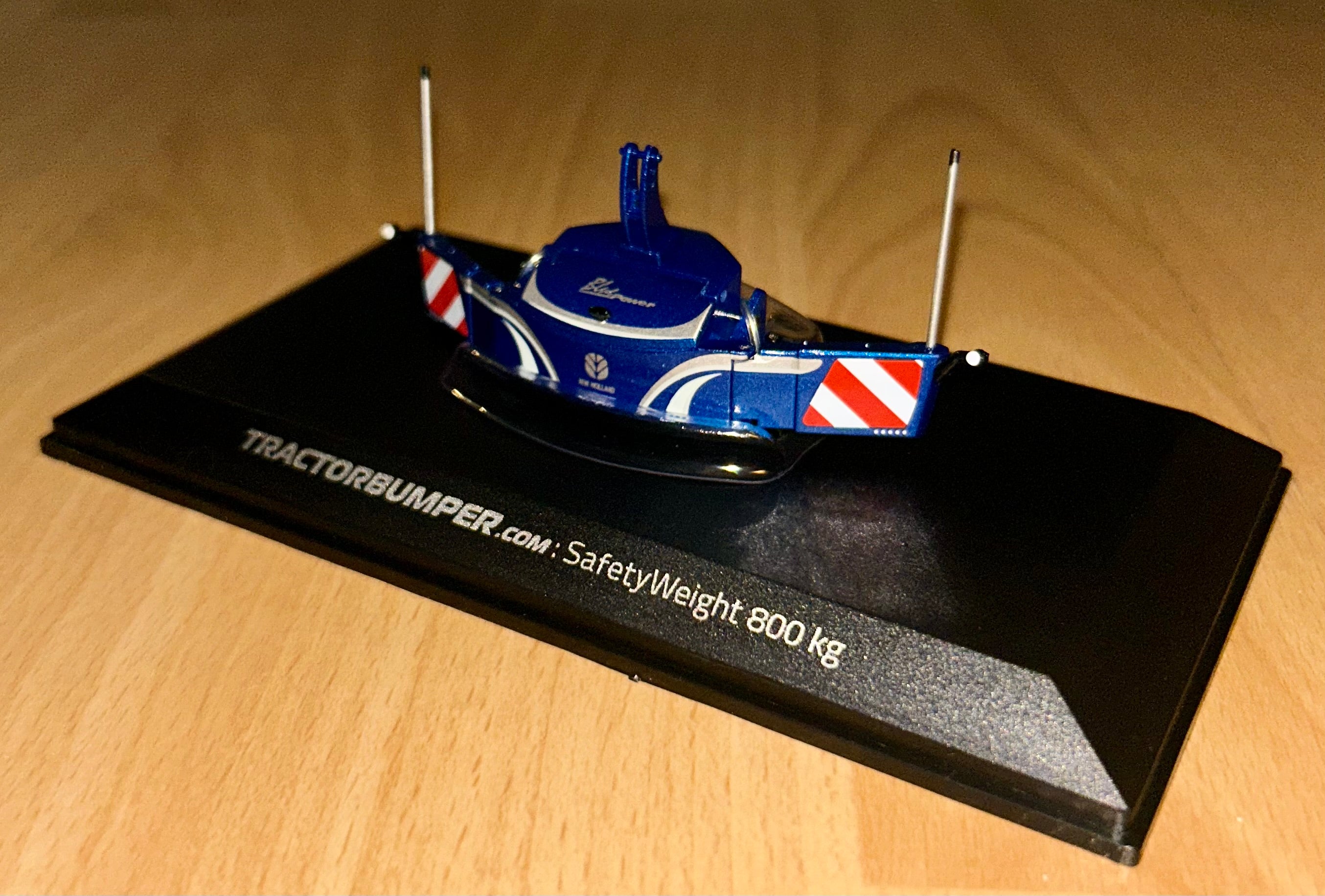 UH 1:32 Scale Tractor Bumper Safety Weight 800kg New Holland Blue Power