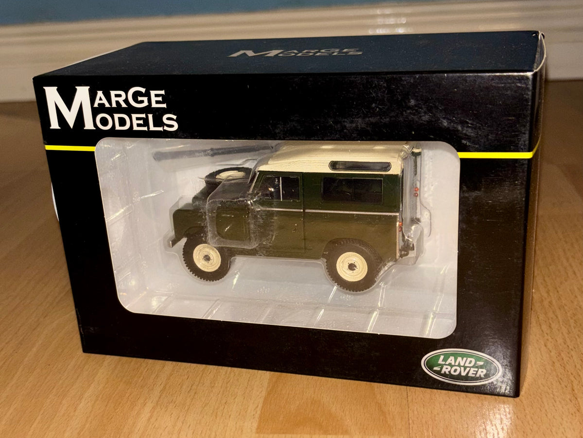 MARGE MODELS 1:32 SCALE LAND ROVER SERIES 3 DEFENDER 88 SAFARI ROOF BRONZE GREEN