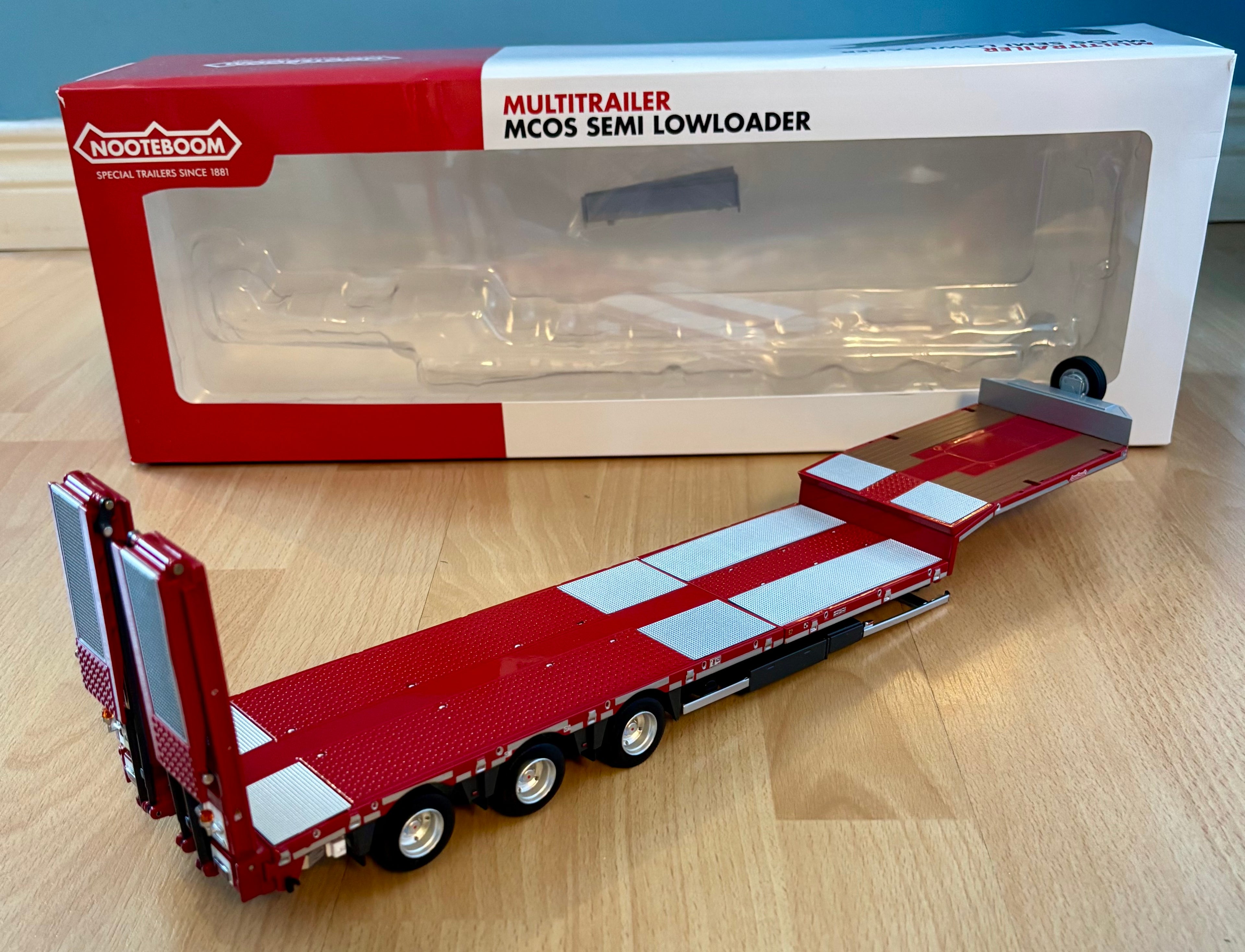 MARGE MODELS NOOTEBOOM RED SEMI LOWLOADER SILVER BED 1:32 SCALE