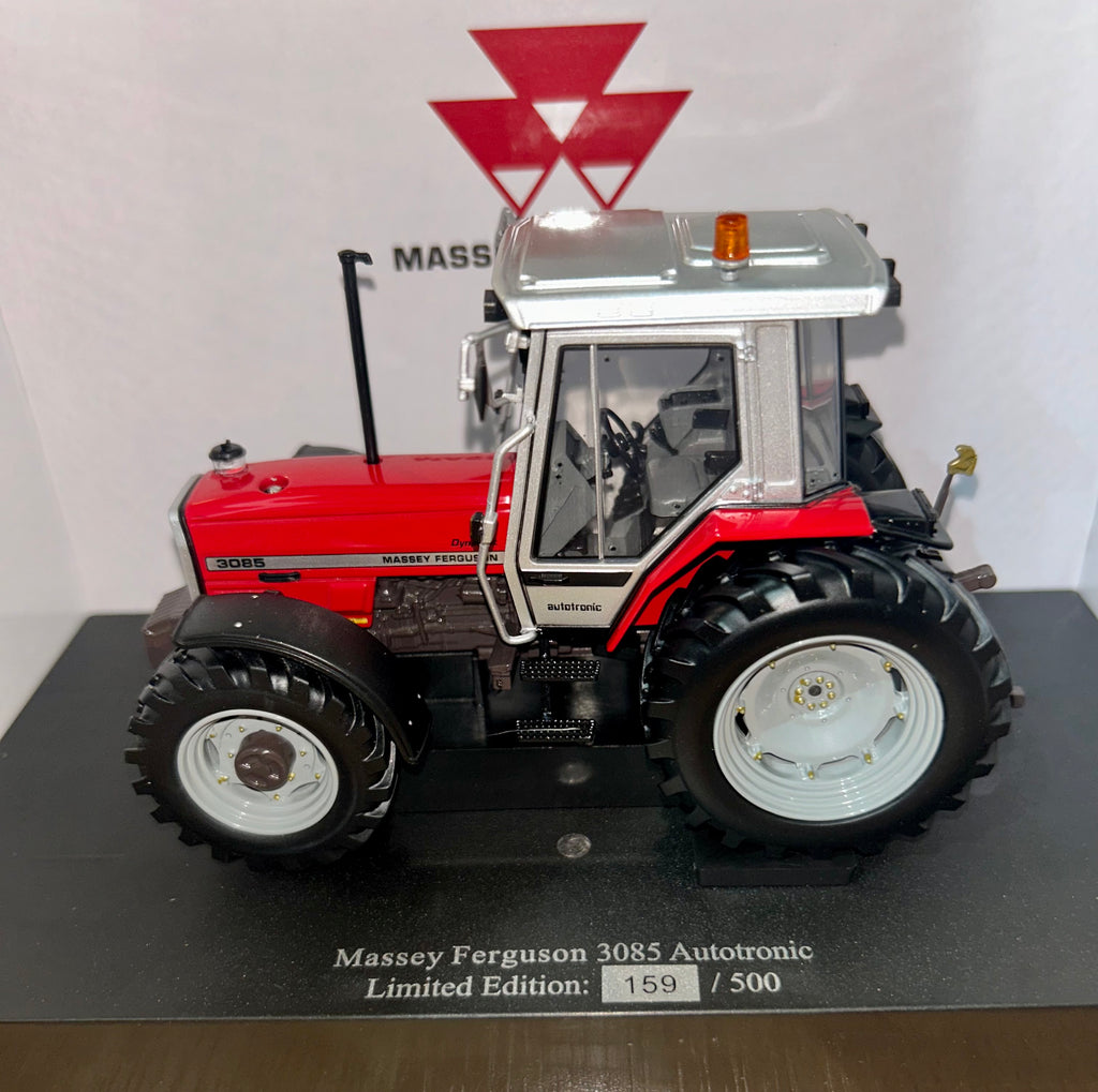 Universal Hobbies Massey Ferguson 3085 Dynashift- Autotronic 1:32 Scale