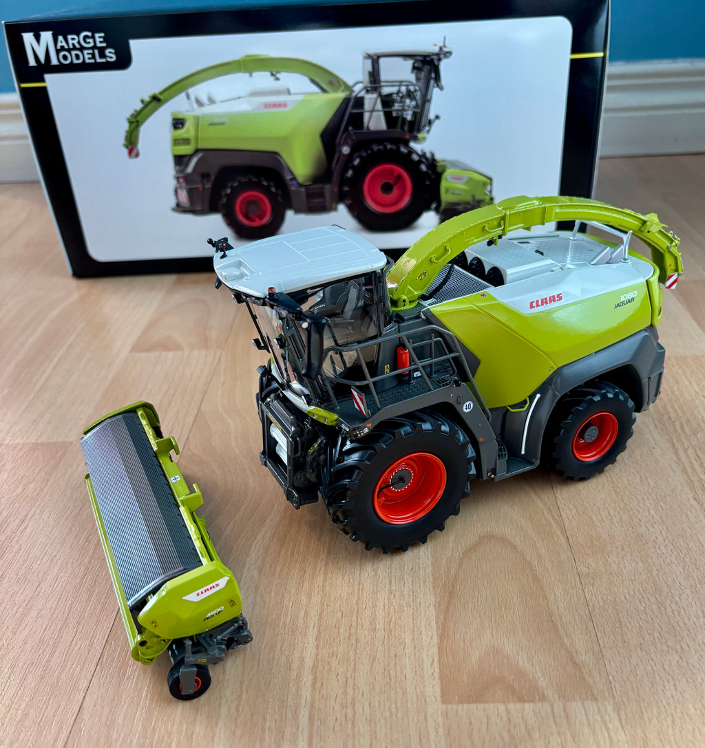 MARGE MODELS 1:32 SCALE CLAAS JAGUAR 1080 WITH GRASS PICK UP 4500