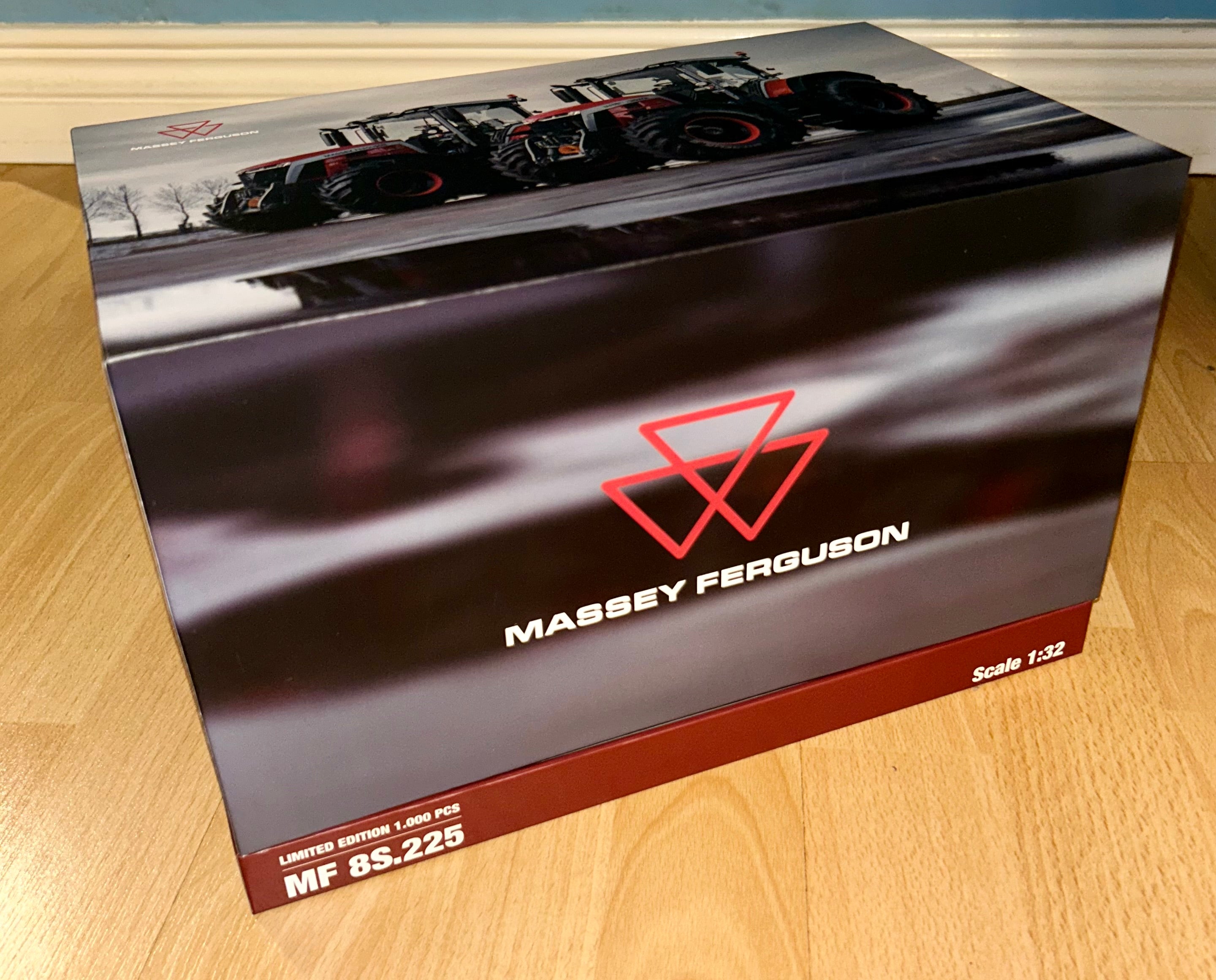 UNIVERSAL HOBBIES MASSEY FERGUSON 8S.225 LIMITED EDITION 1:32 SCALE