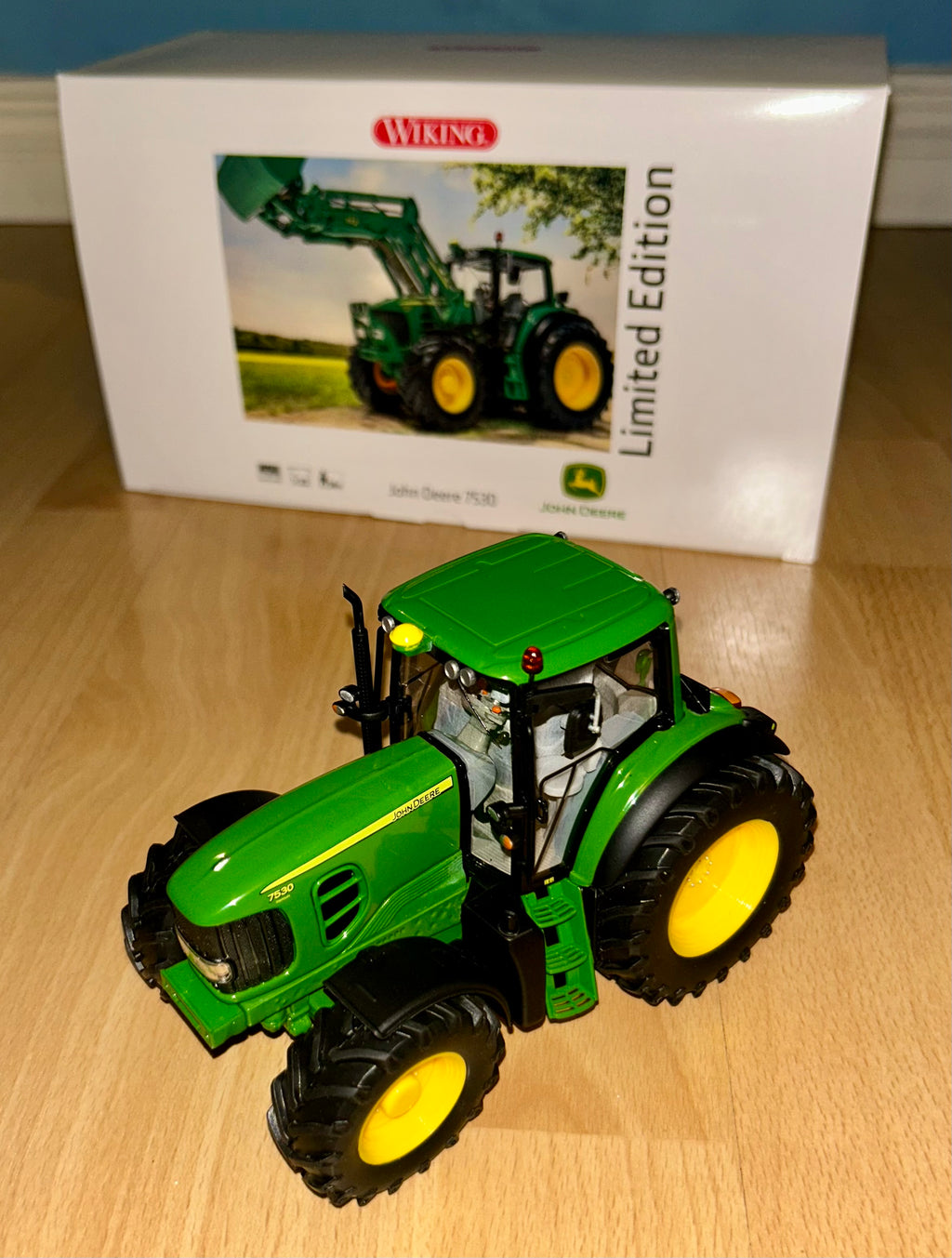 Wiking John Deere 7530 1:32 Scale Limited Edition