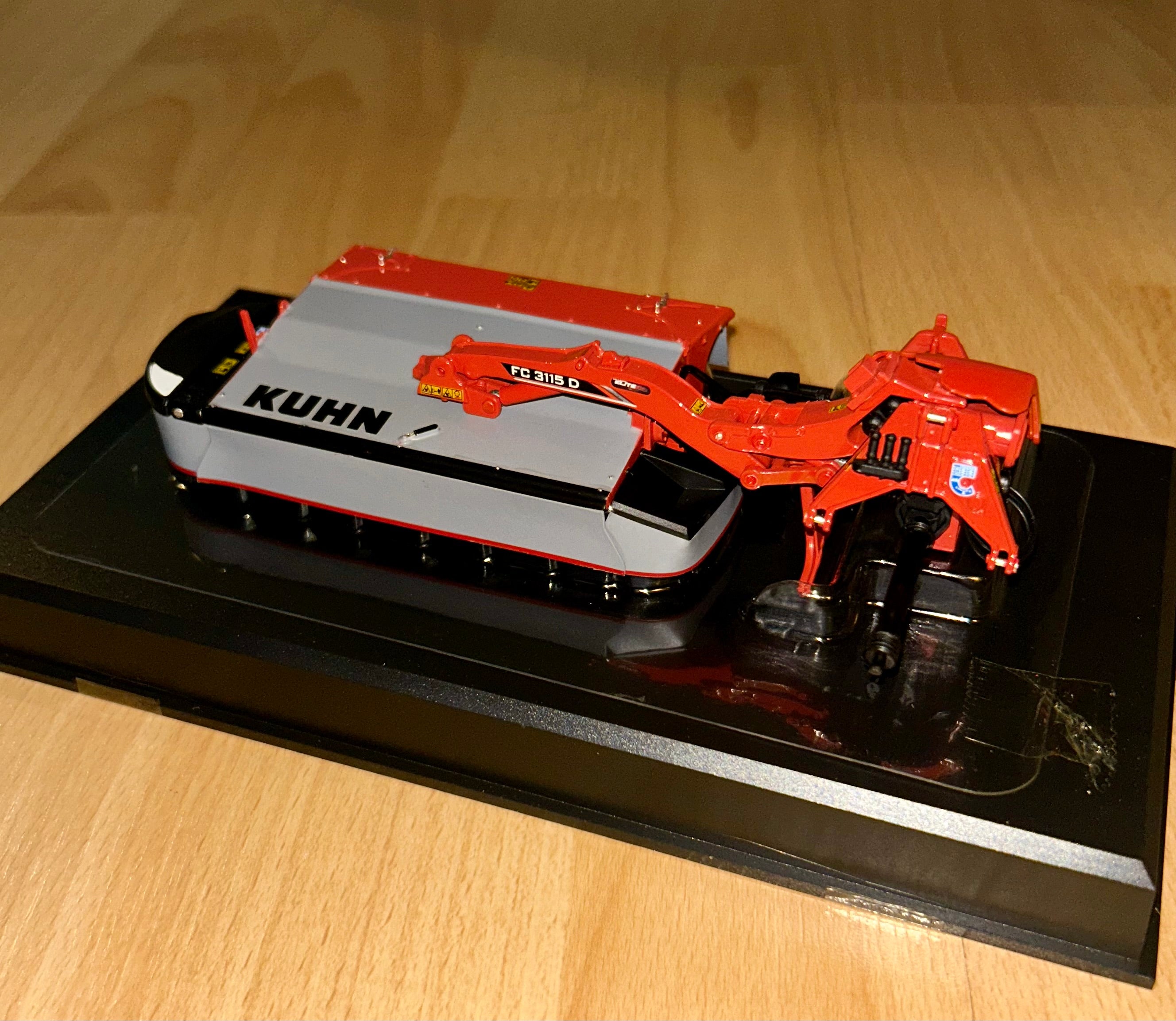 REPLICAGRI KUHN FC3115 D Mower 1:32 Scale