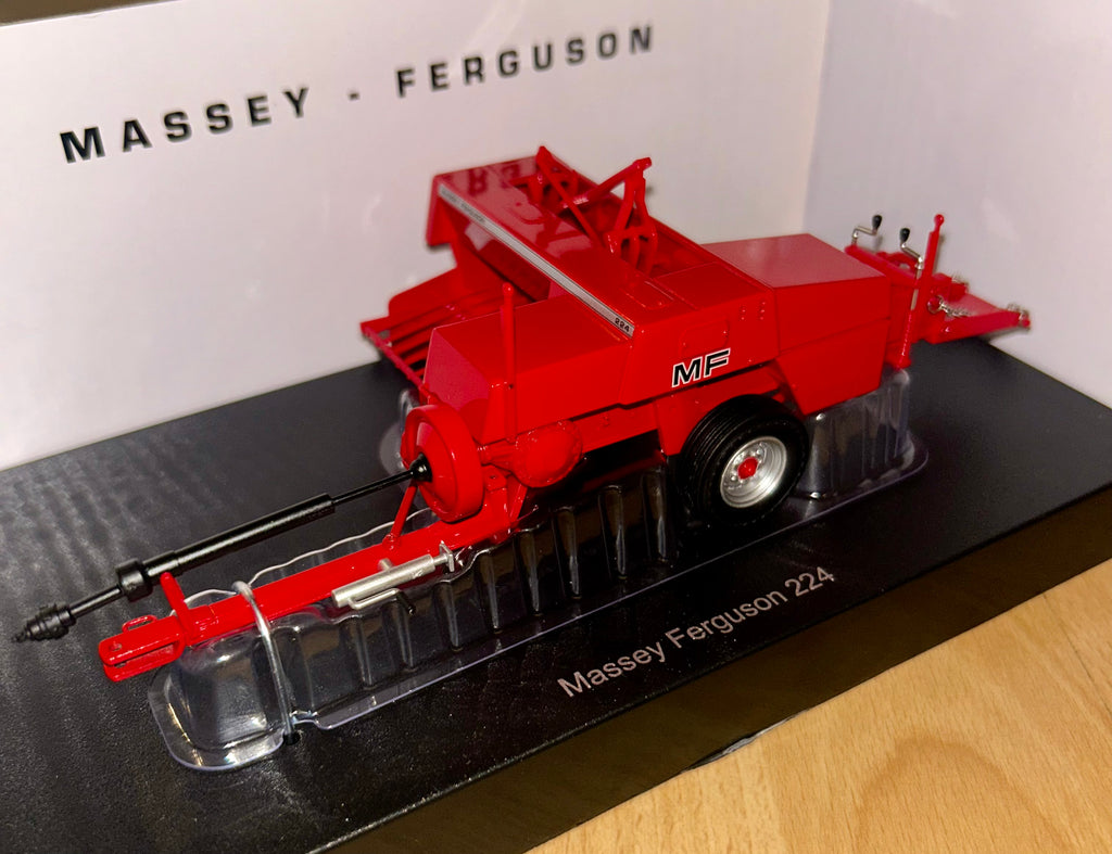 UNIVERSAL HOBBIES MASSEY FERGUSON 224 SMALL SQUARE BALER 1:32 SCALE