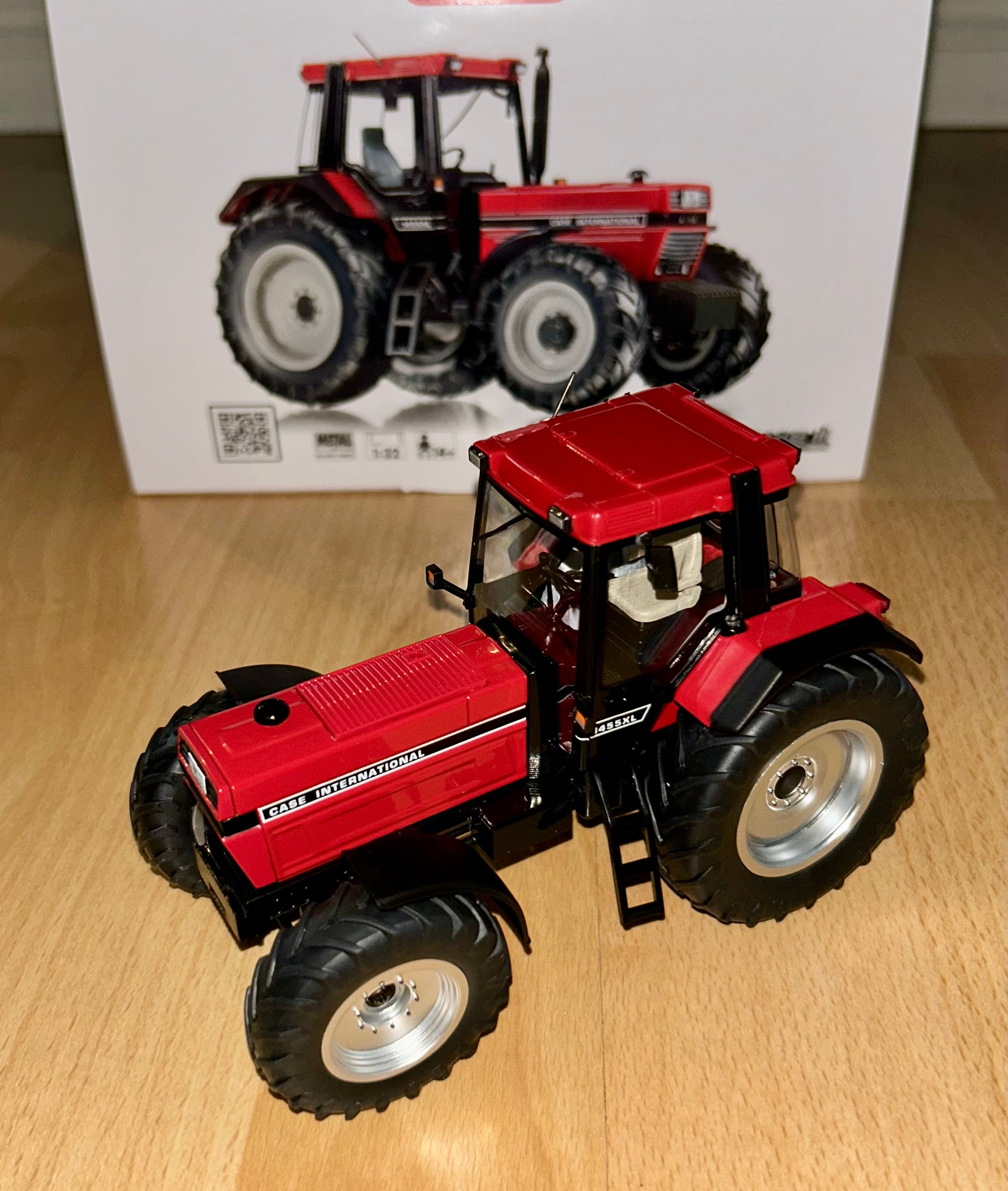 WIKING CASE IH 1455 XL TRACTOR 1:32 SCALE