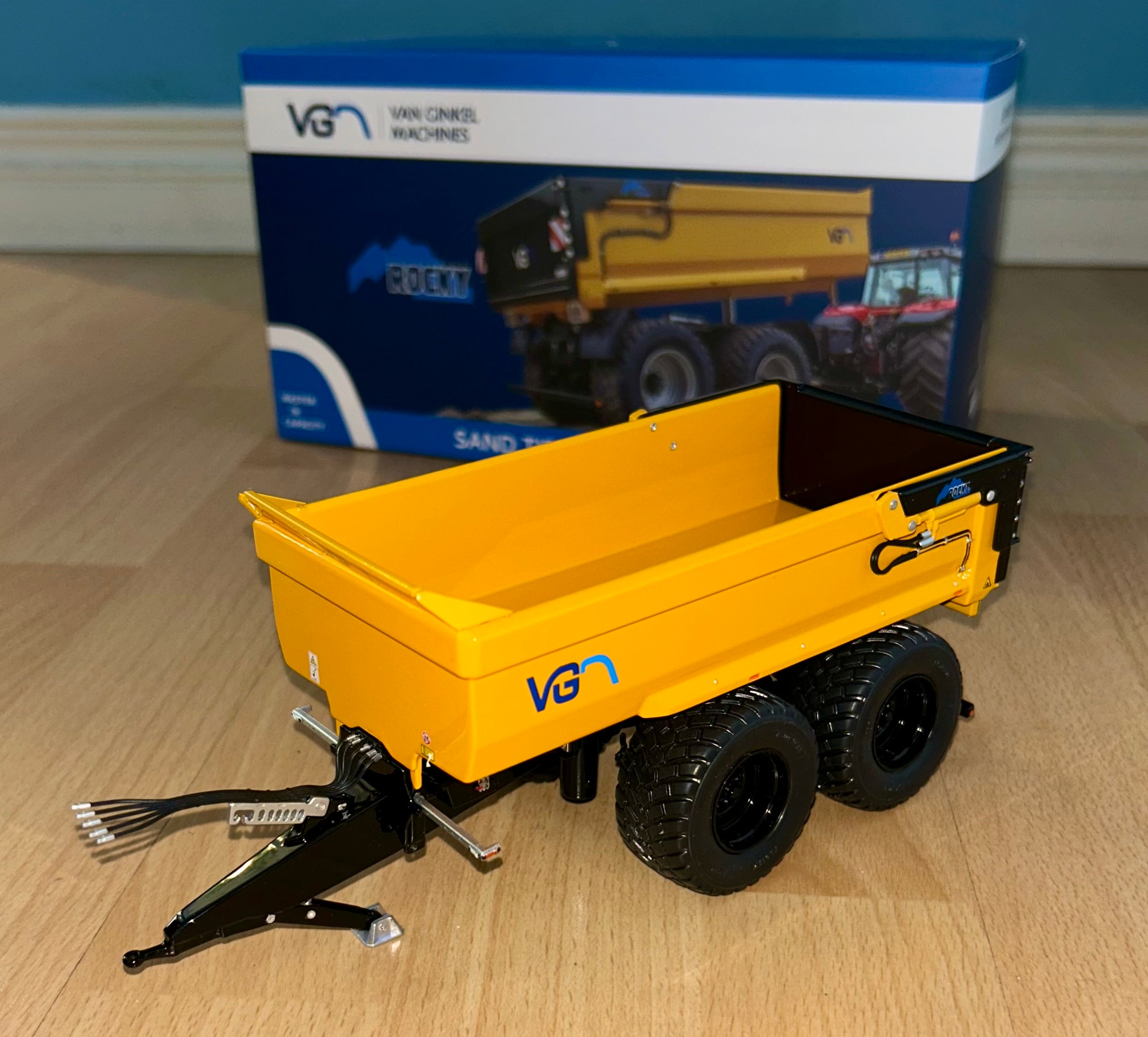 AT Collections VGM Rocky 24T Dump Trailer 1:32 scale