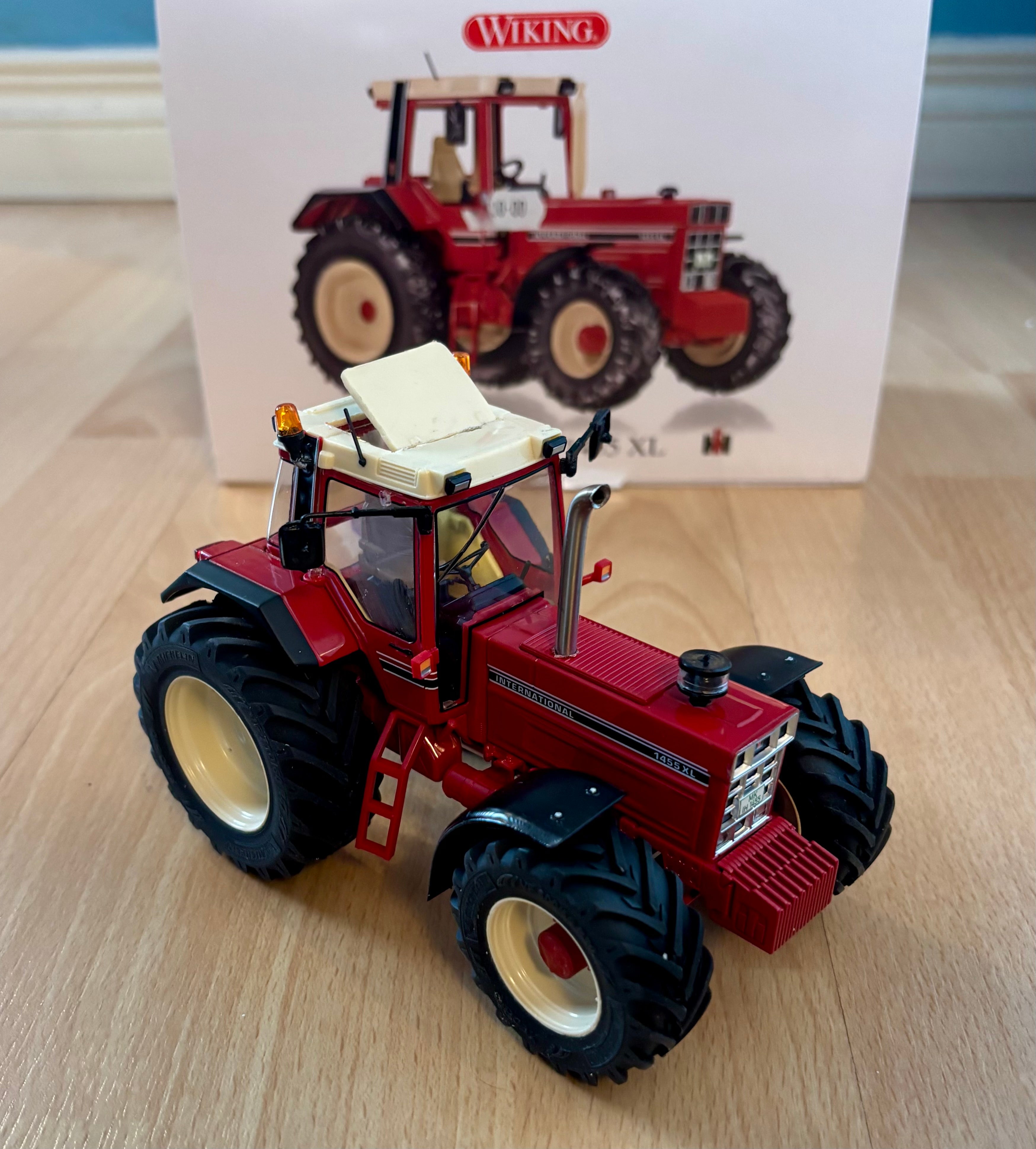 MODIFIED- WIKING CASE IH 1455 XL TRACTOR OLD SHAPE 1:32 SCALE