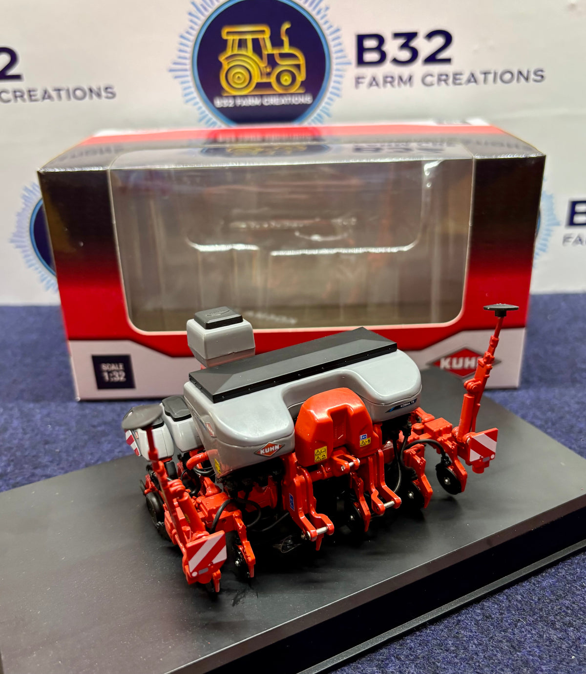 REPLICAGRI KUHN KOSMA TS 6 ROW DRILL WITH GREY HOPPERS 1:32 SCALE