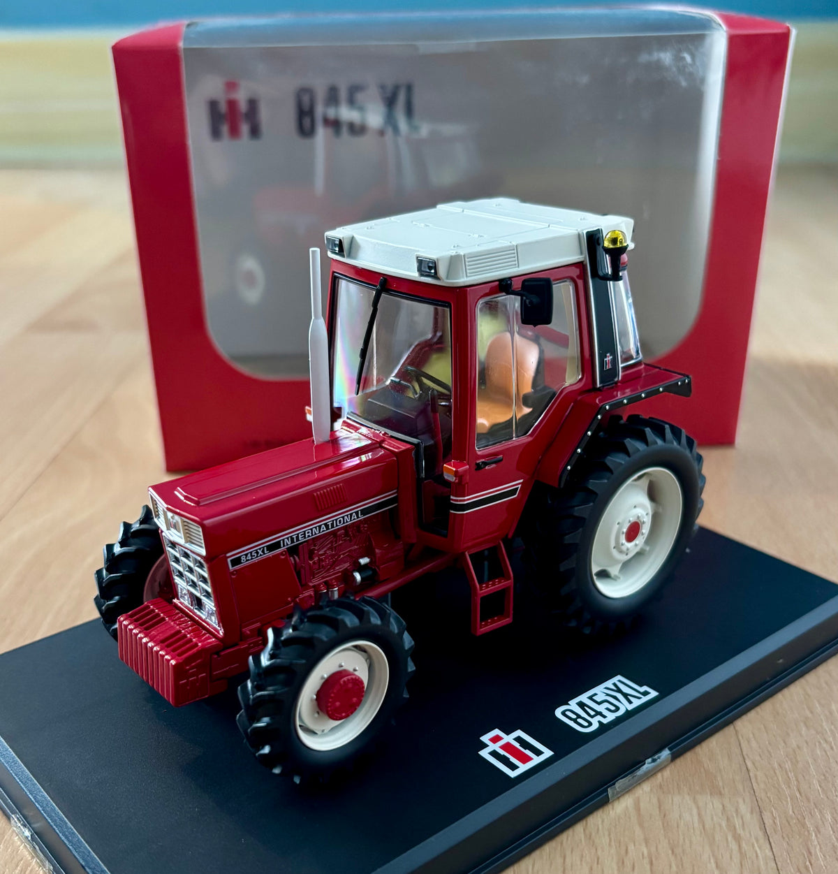 Replicagri International 845XL 4WD Tractor 1:32 Scale