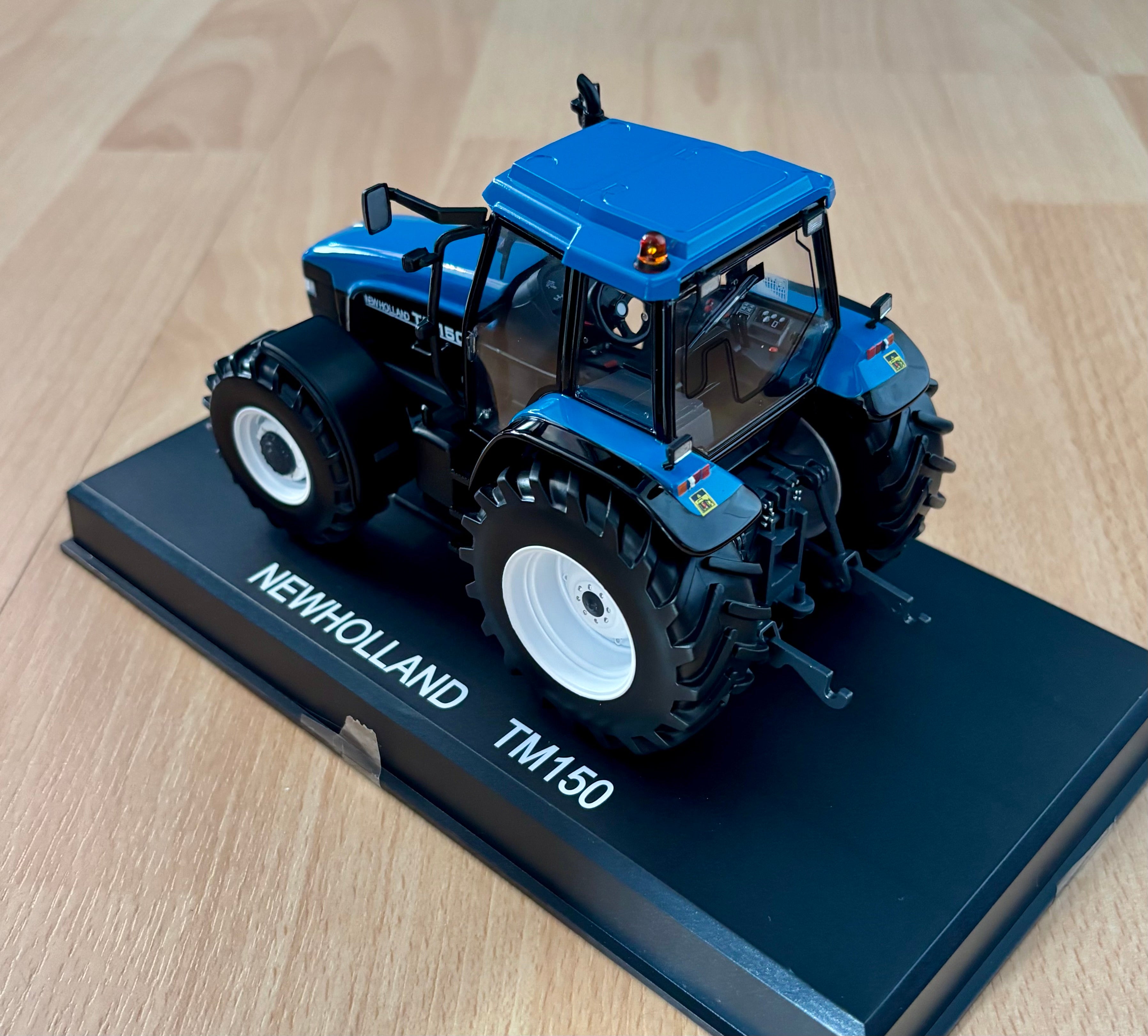 REPLICAGRI NEW HOLLAND TM150 TRACTOR 1:32 SCALE