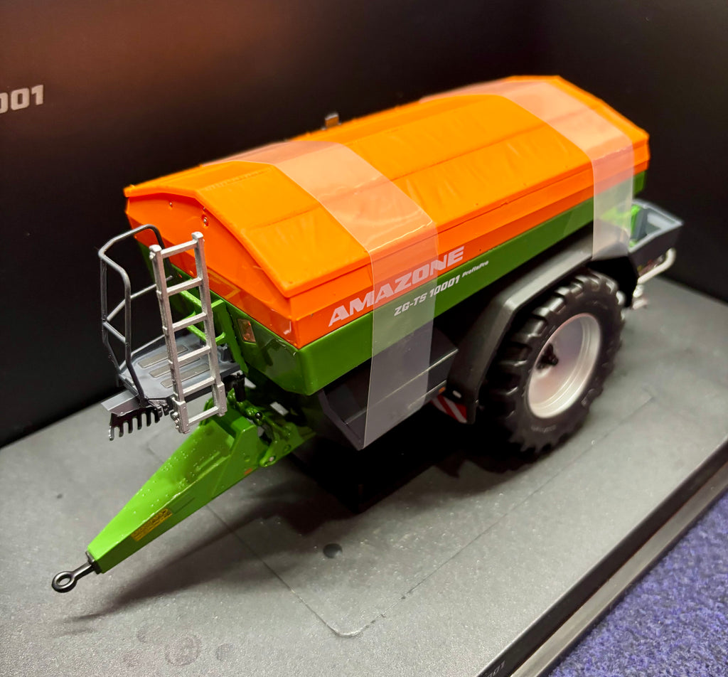 UNIVERSAL HOBBIES 1:32 SCALE AMAZONE ZG-TS 10001 SPREADER