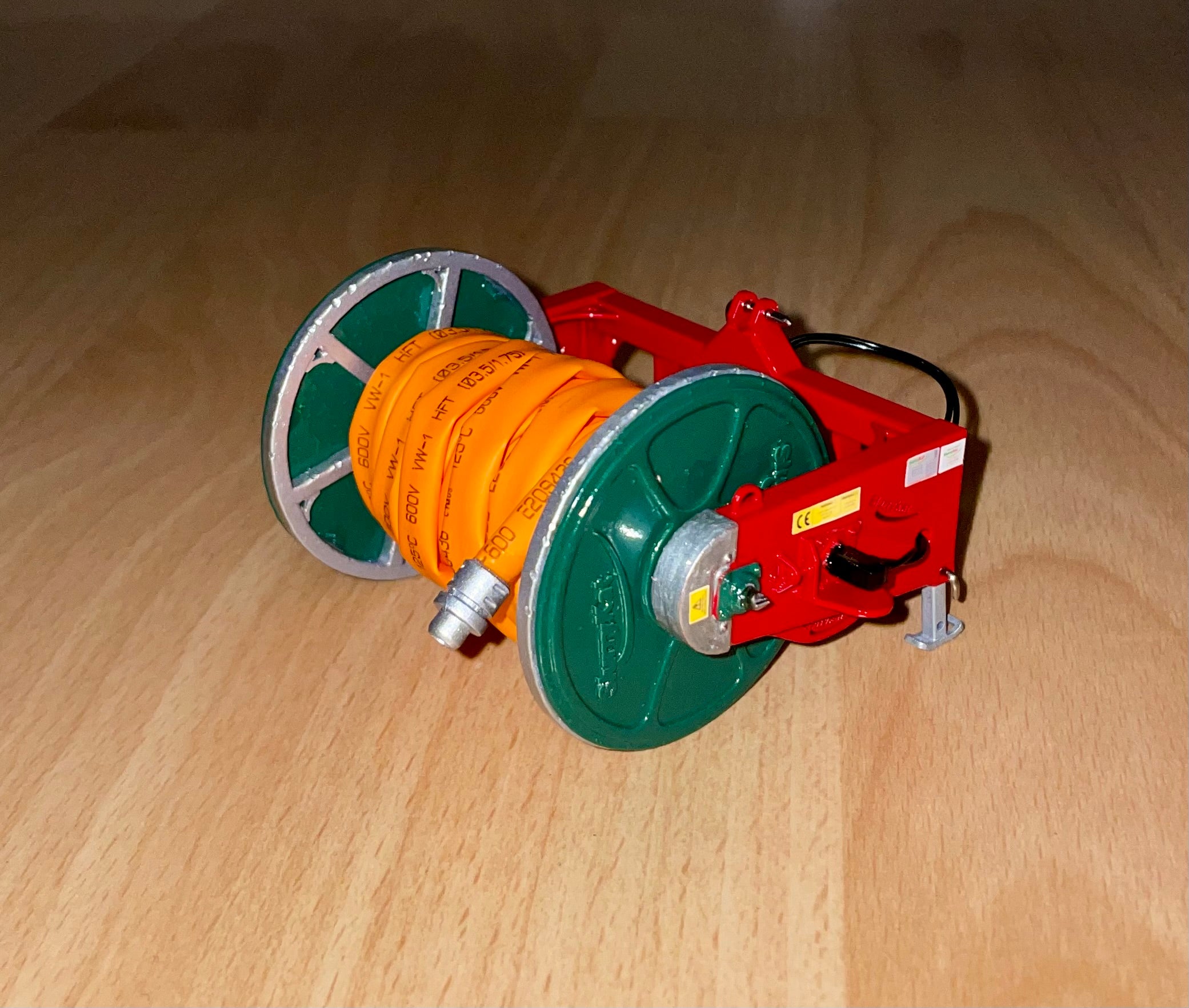 Scratchbuilt 1000m umbilical Front Reeler 1:32 Scale