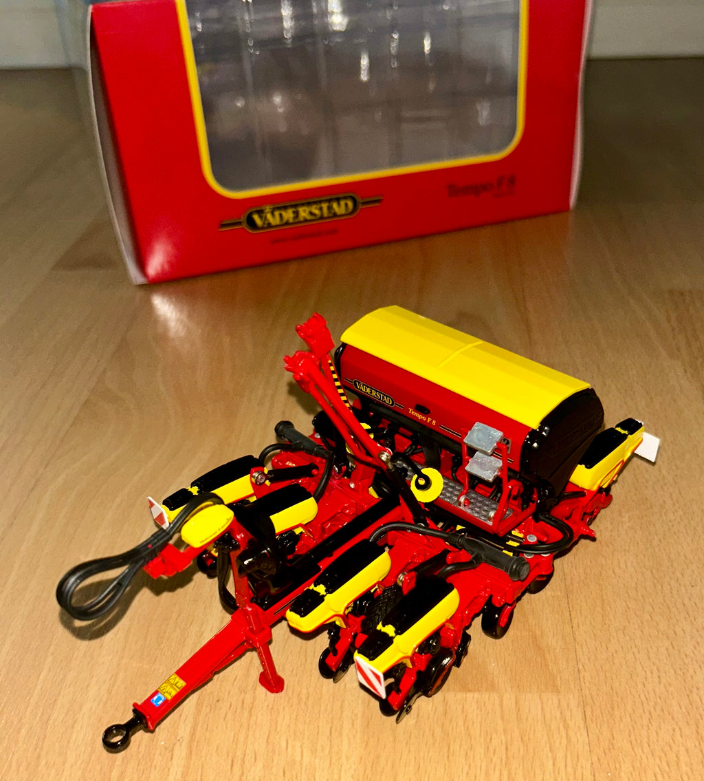 USK Vaderstad Tempo F8 Drill - 1:32 New/Mint