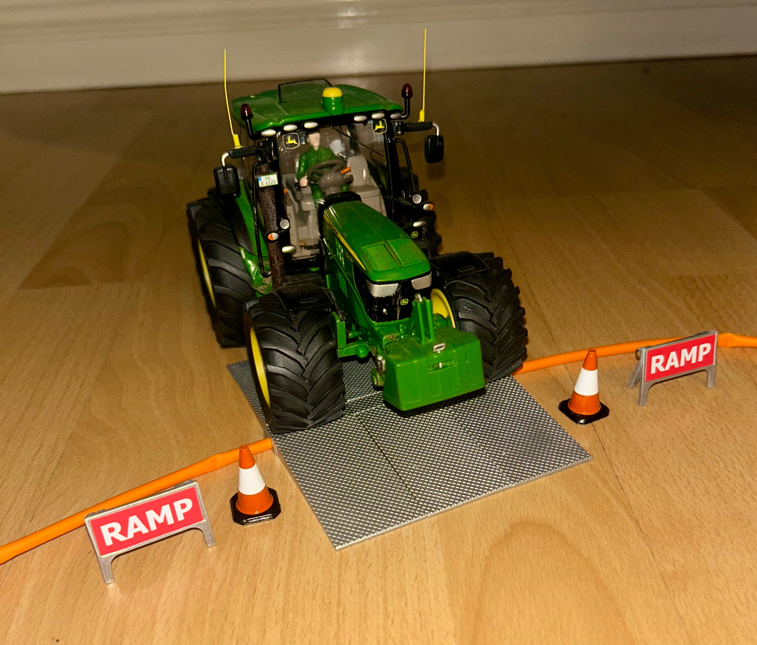 Slurry Umbilical Road Ramps, cones and signs Set 1:32 scale