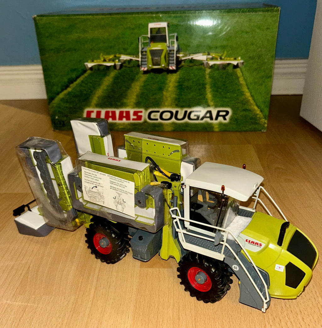 Universal Hobbies Claas Cougar Self Propelled Mower 1:32 Scale