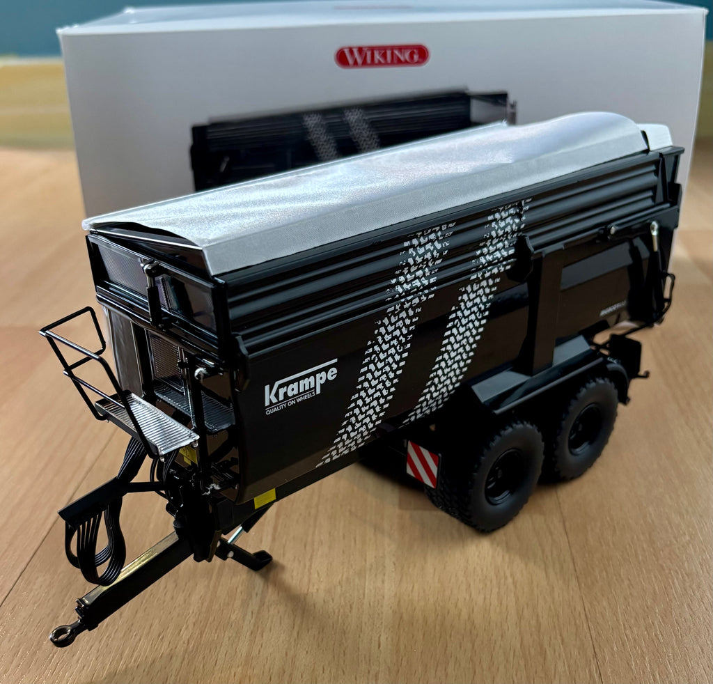 WIKING 1:32 SCALE KRAMPE BIG BODY 650 IN BLACK WITH SILAGE SIDES "TYRE TRACKS"