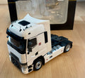 MARGE MODELS 1:32 SCALE RENAULT T-SERIES 4X2 LORRY IN WHITE