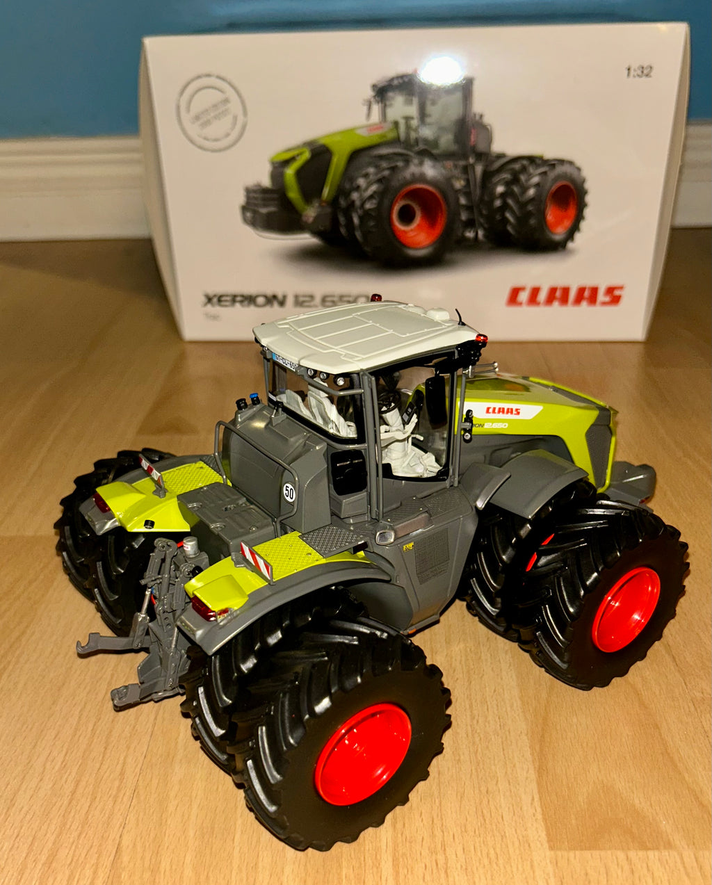 MARGE MODELS CLAAS XERION 12.650 TRAC - DUAL WHEELS - LIMITED EDITION 1:32 SCALE