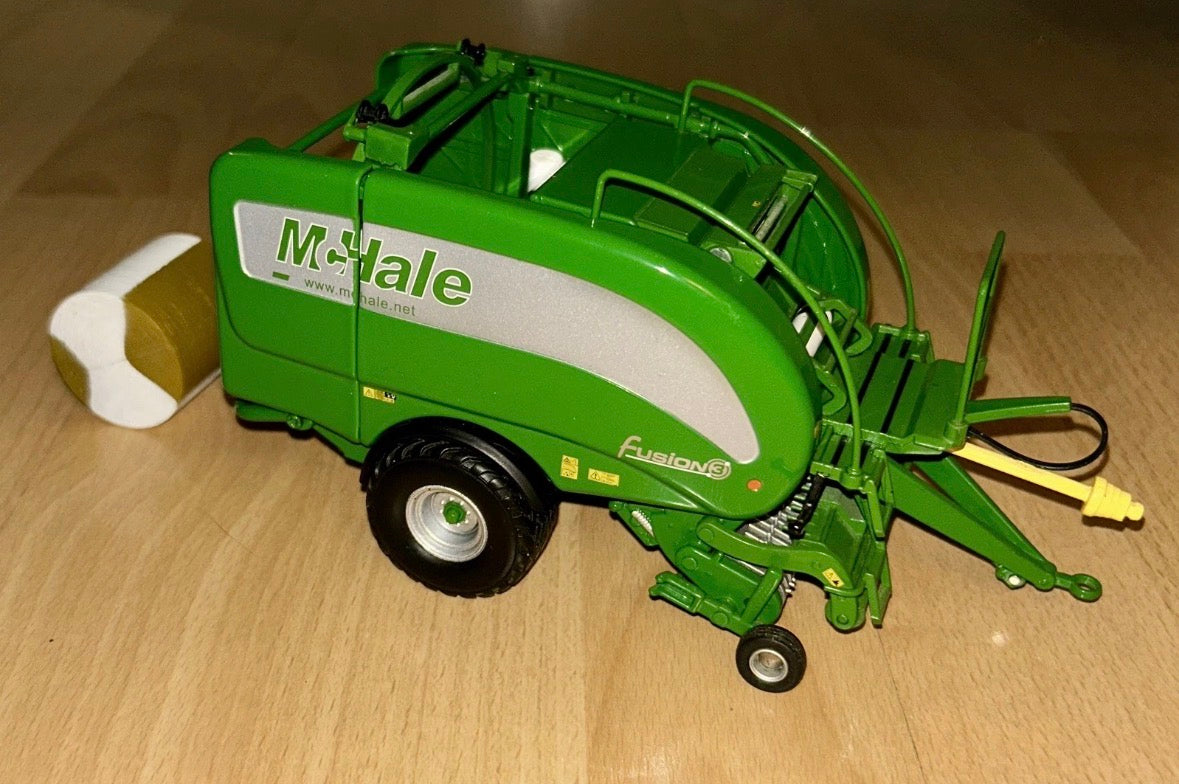 USK Mchale Fusion 3 Round Baler 1:32 Scale